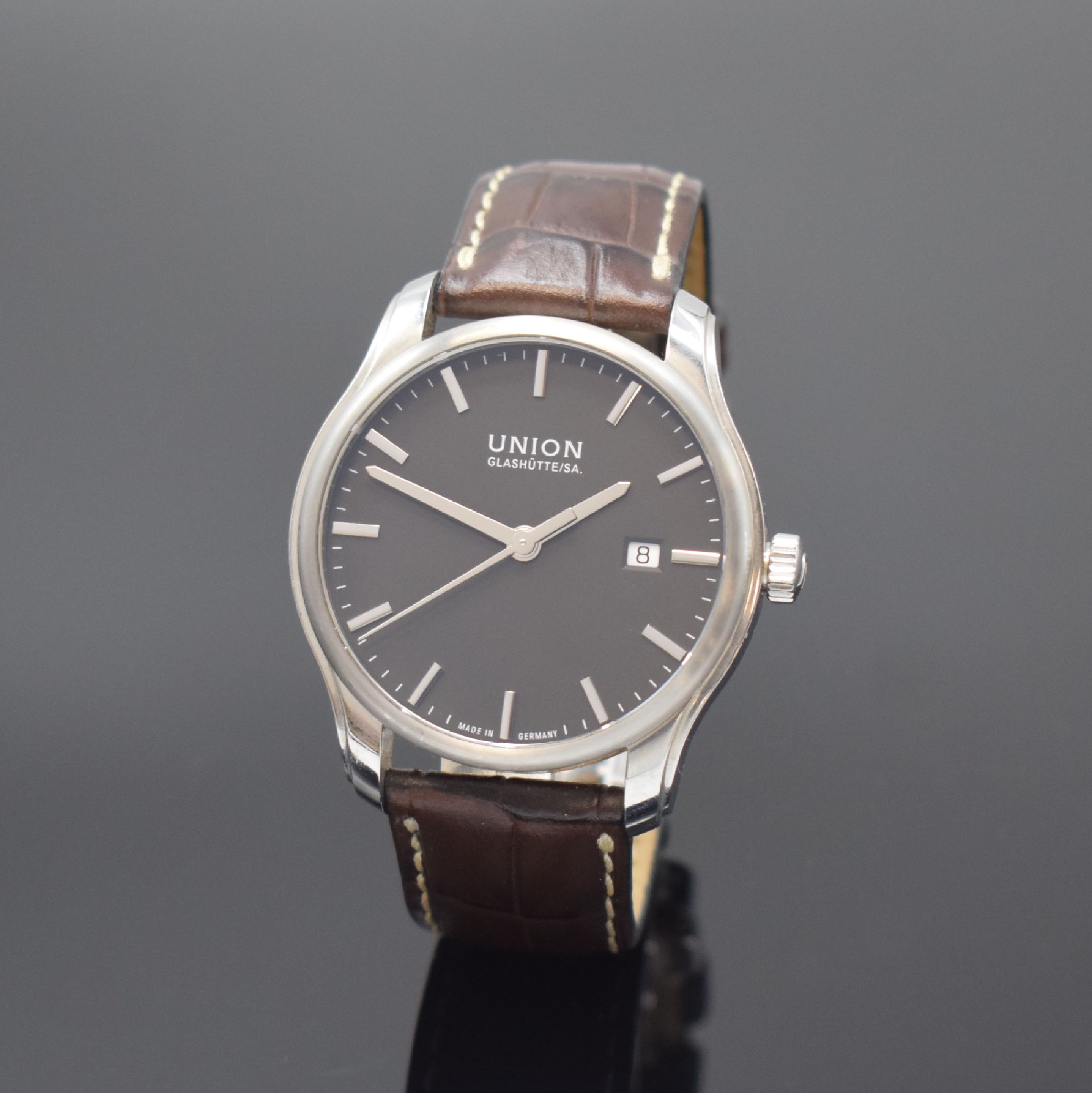 UNION GLASHÜTTE Herrenarmbanduhr Modell Viro Date Referenz D001.407.A, Deutschland um 2010, Automatik, beids. vergl. Edelstahlgeh. inkl. orig. ...