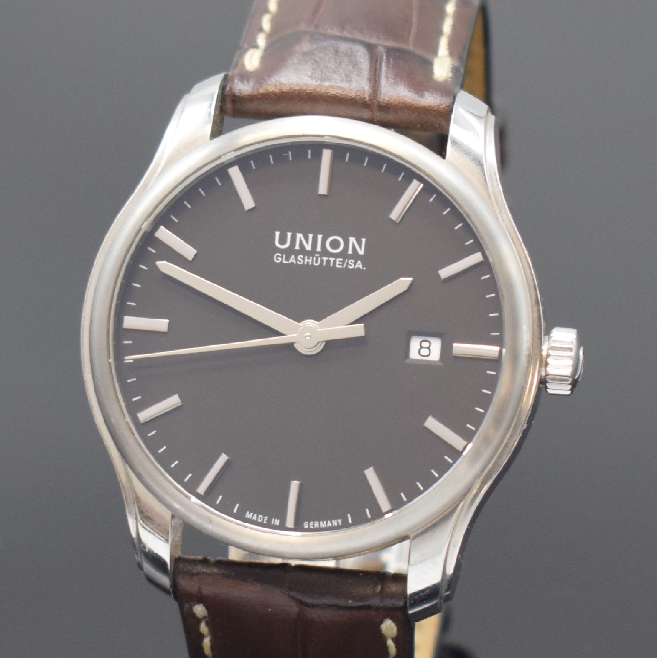Detail a: UNION GLASHÜTTE Herrenarmbanduhr Modell Viro Date Referenz D001.407.A, Deutschland um 2010, Automatik, beids. vergl. Edelstahlgeh. inkl. orig. ...