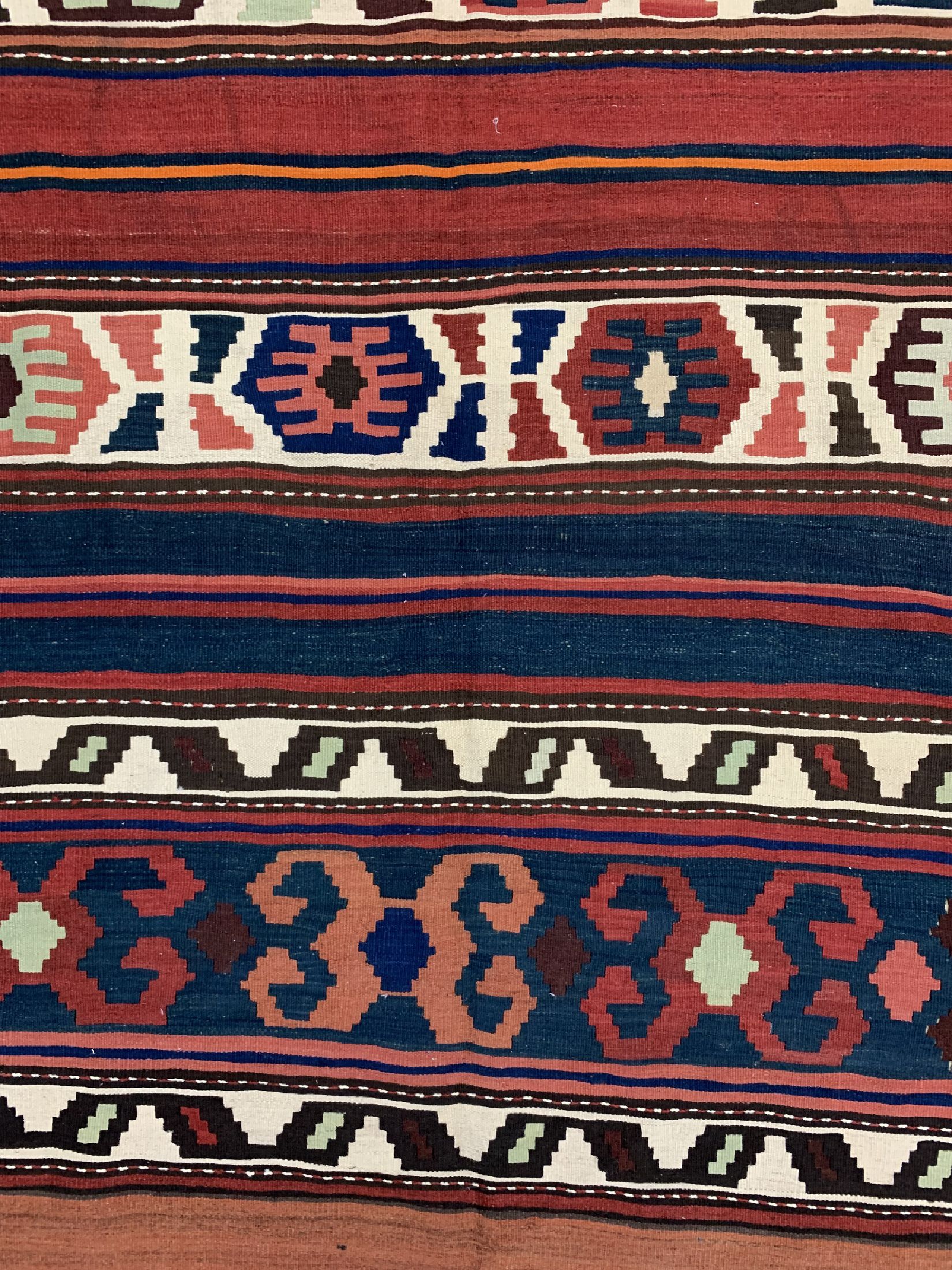 Detail b: Shahsawan Kelim, Persien, um 1940, Wolle auf Wolle, ca. 361 x 174 cm, EHZ: 2