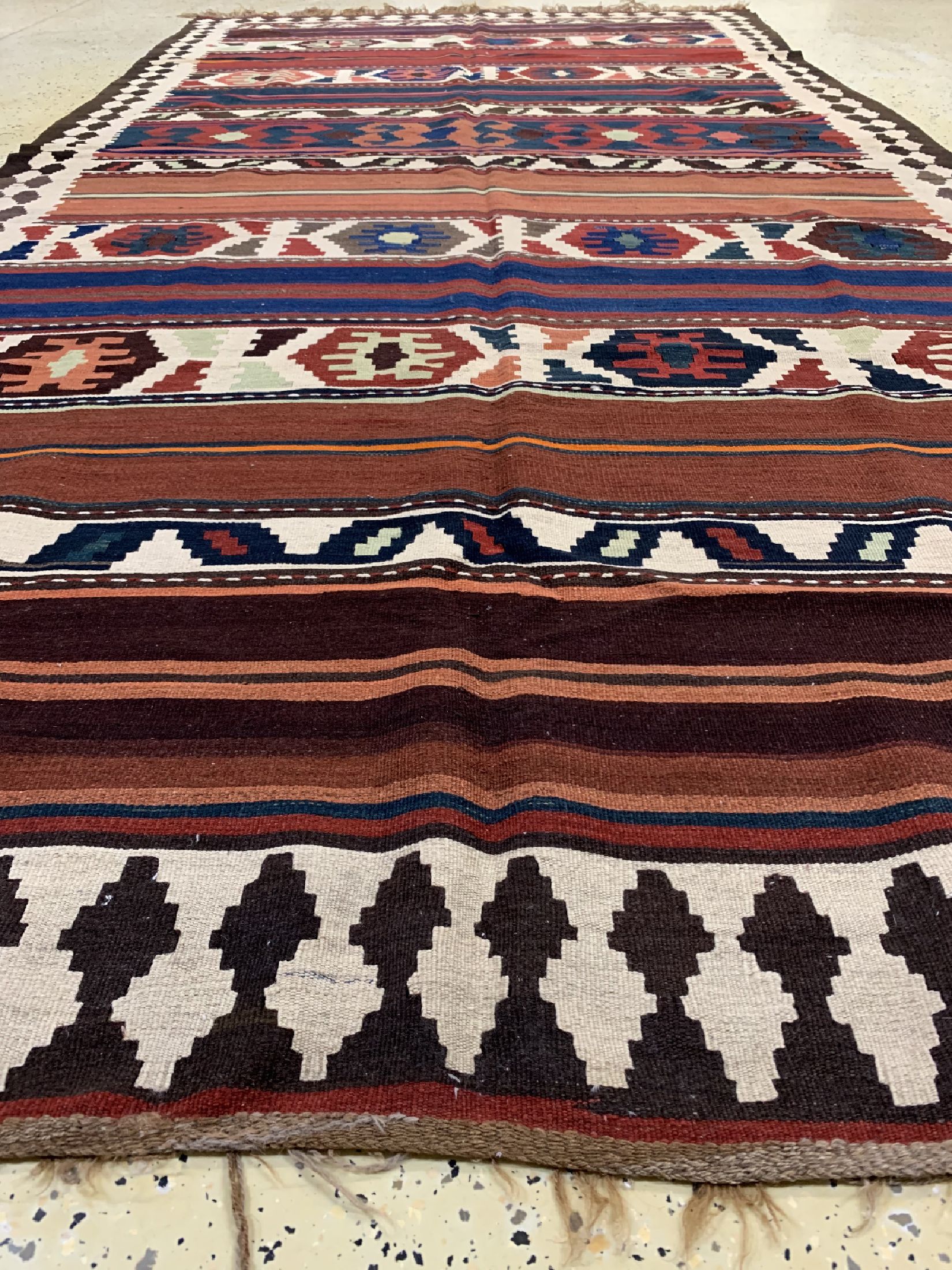 Detail c: Shahsawan Kelim, Persien, um 1940, Wolle auf Wolle, ca. 361 x 174 cm, EHZ: 2