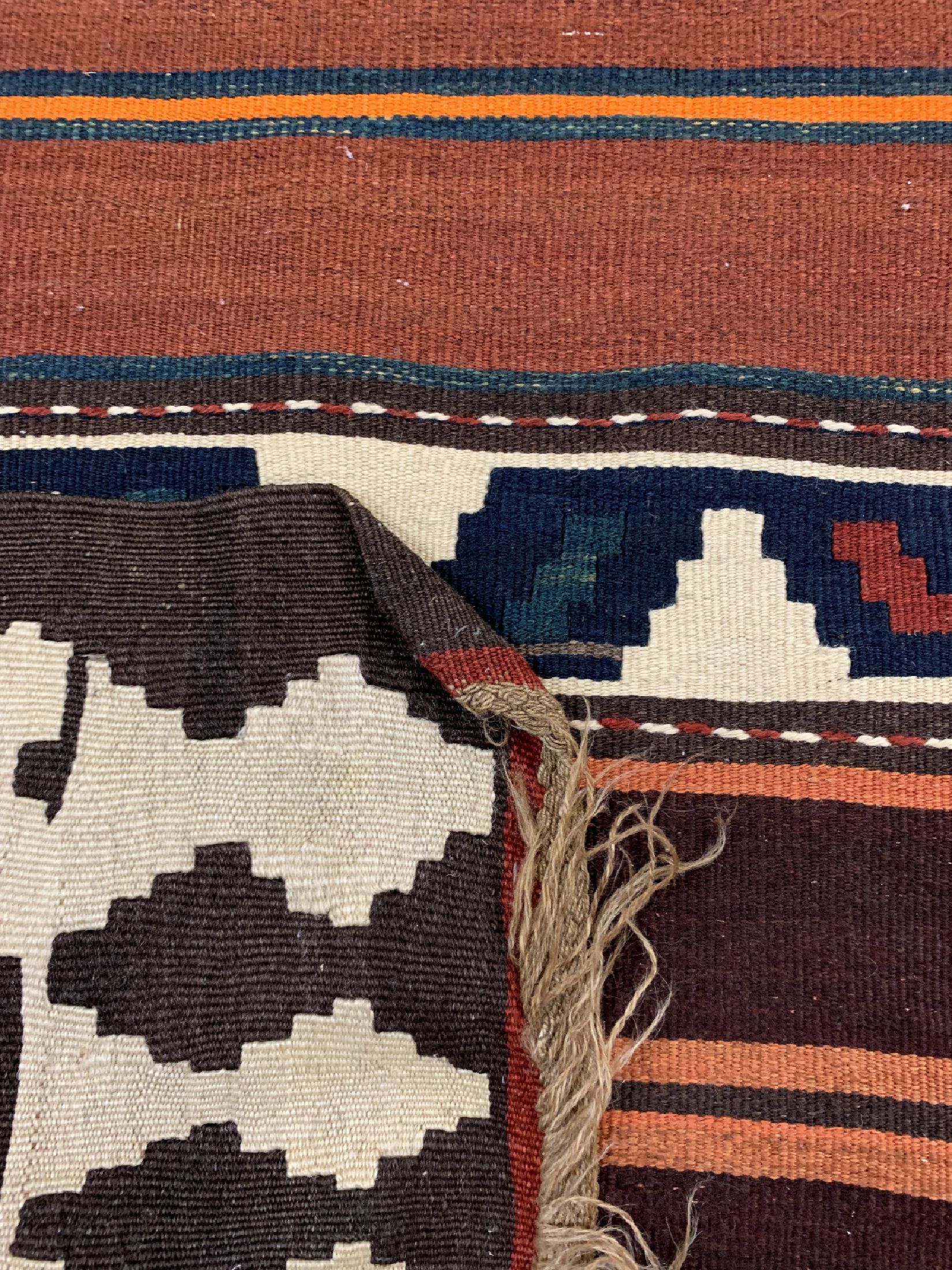 Detail d: Shahsawan Kelim, Persien, um 1940, Wolle auf Wolle, ca. 361 x 174 cm, EHZ: 2