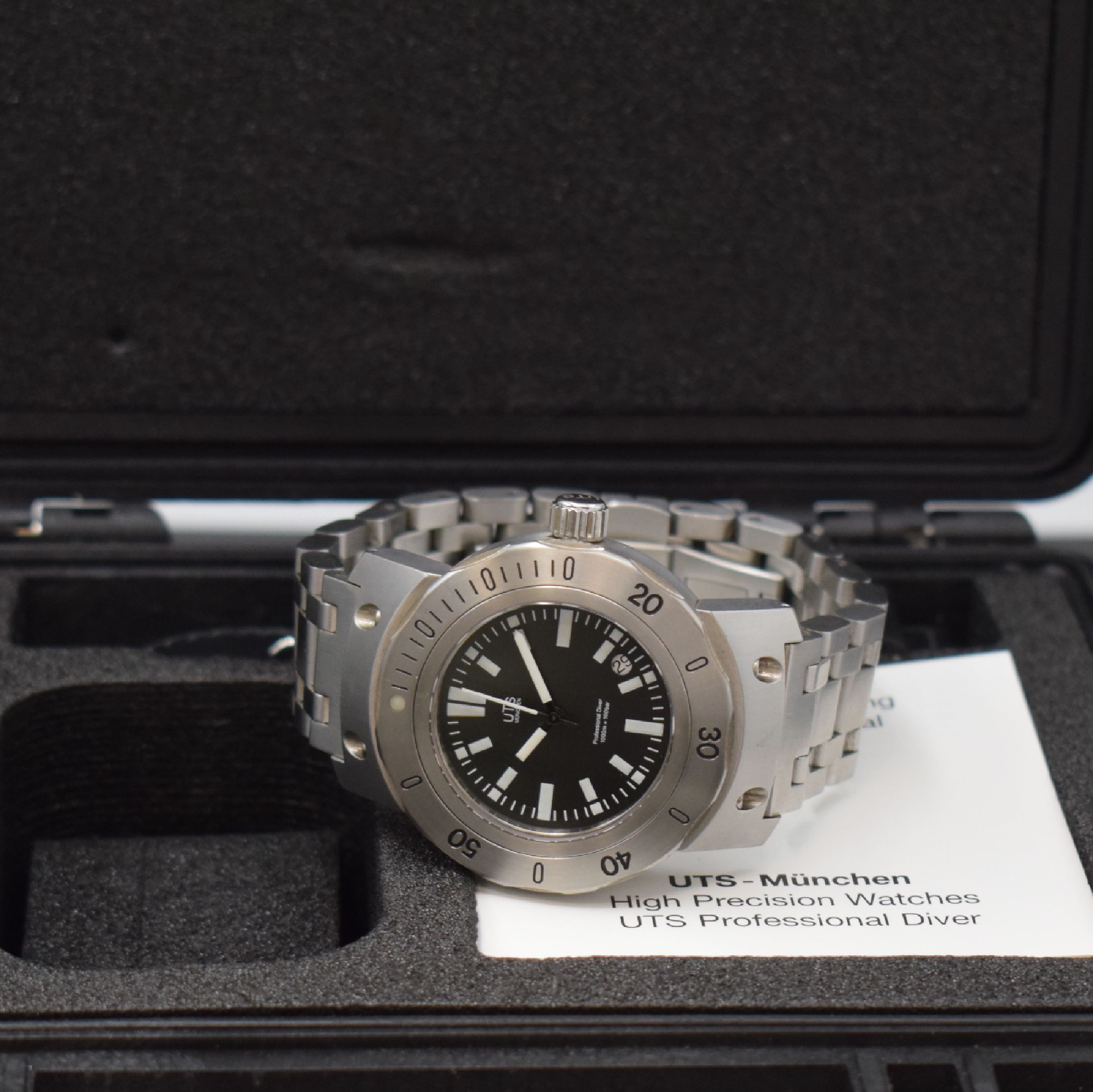 Detail e: UTS MÜNCHEN auf 200 Stück limitierte Taucheruhr Modell Professional Diver, Deutschland verk. lt. beil. Garantie 10/2005, Automatik, Edelstahl inkl. ...