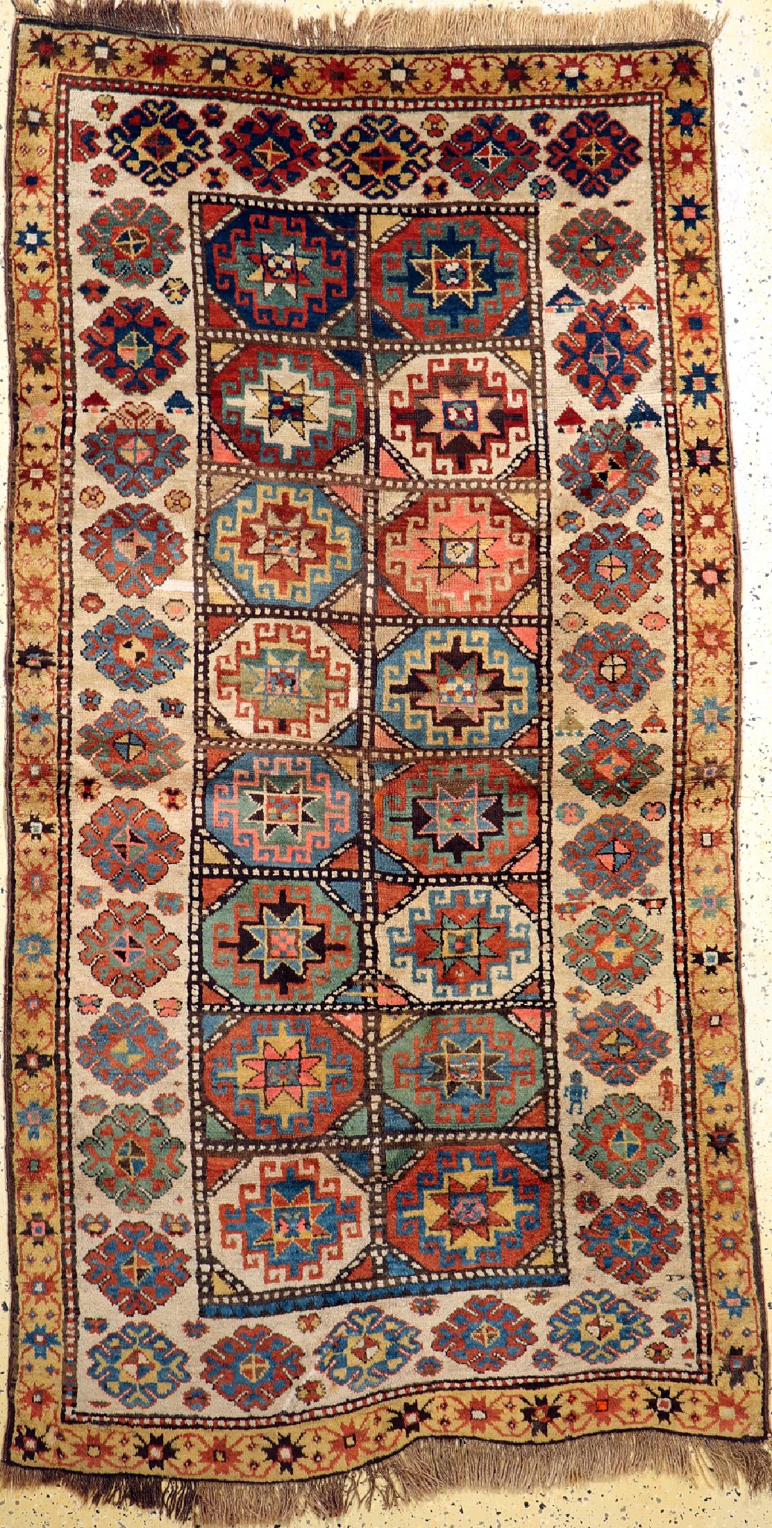 Moghan antik, Kaukasus, 19.Jhd, Wolle auf Wolle, ca. 235 x 122 cm, Mottenfraß, EHZ: 3