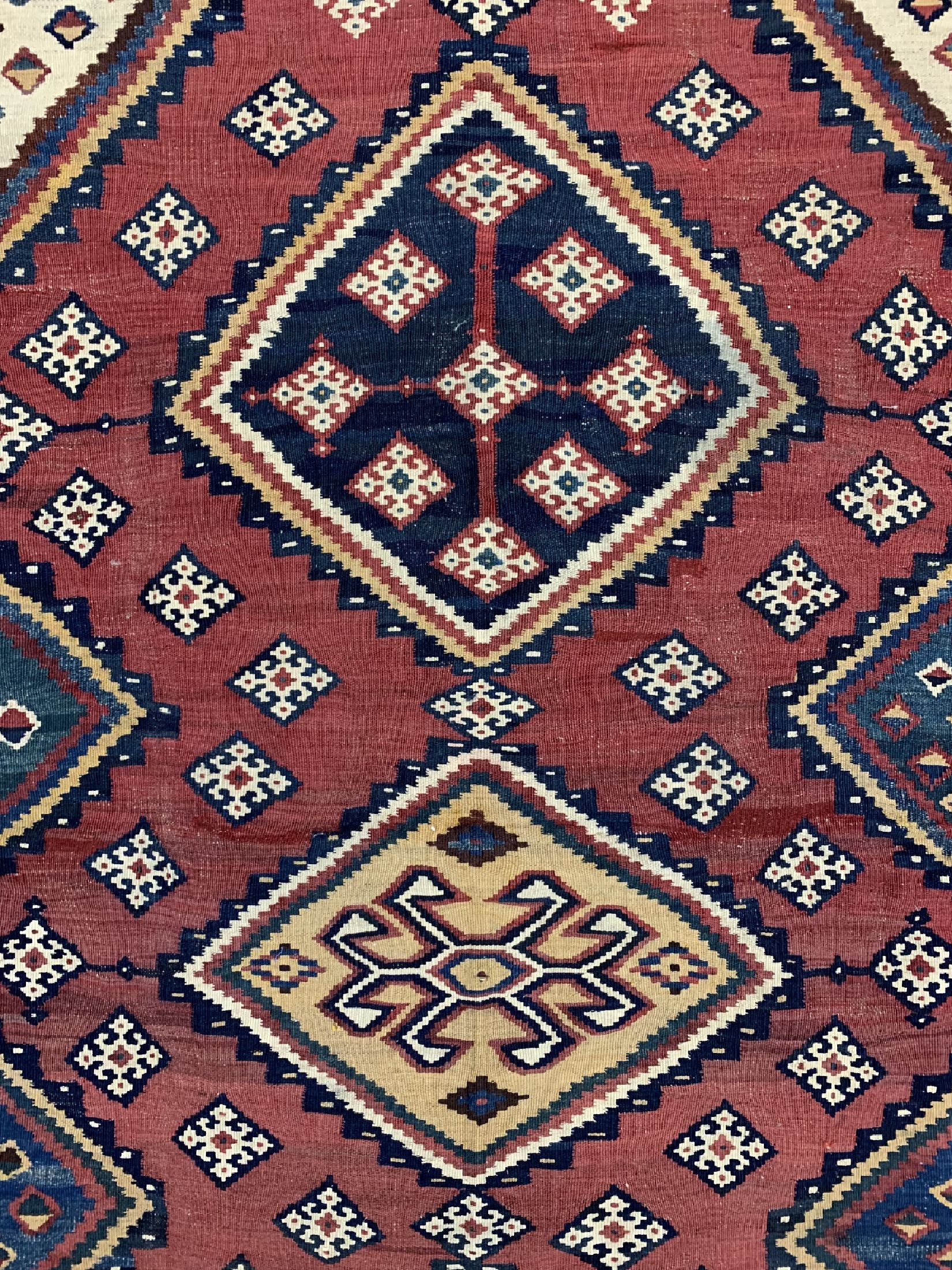 Detail c: Ghaschgai Kelim antik, Persien, um 1900, Wolle auf Wolle, ca. 275 x 186 cm, EHZ: 4