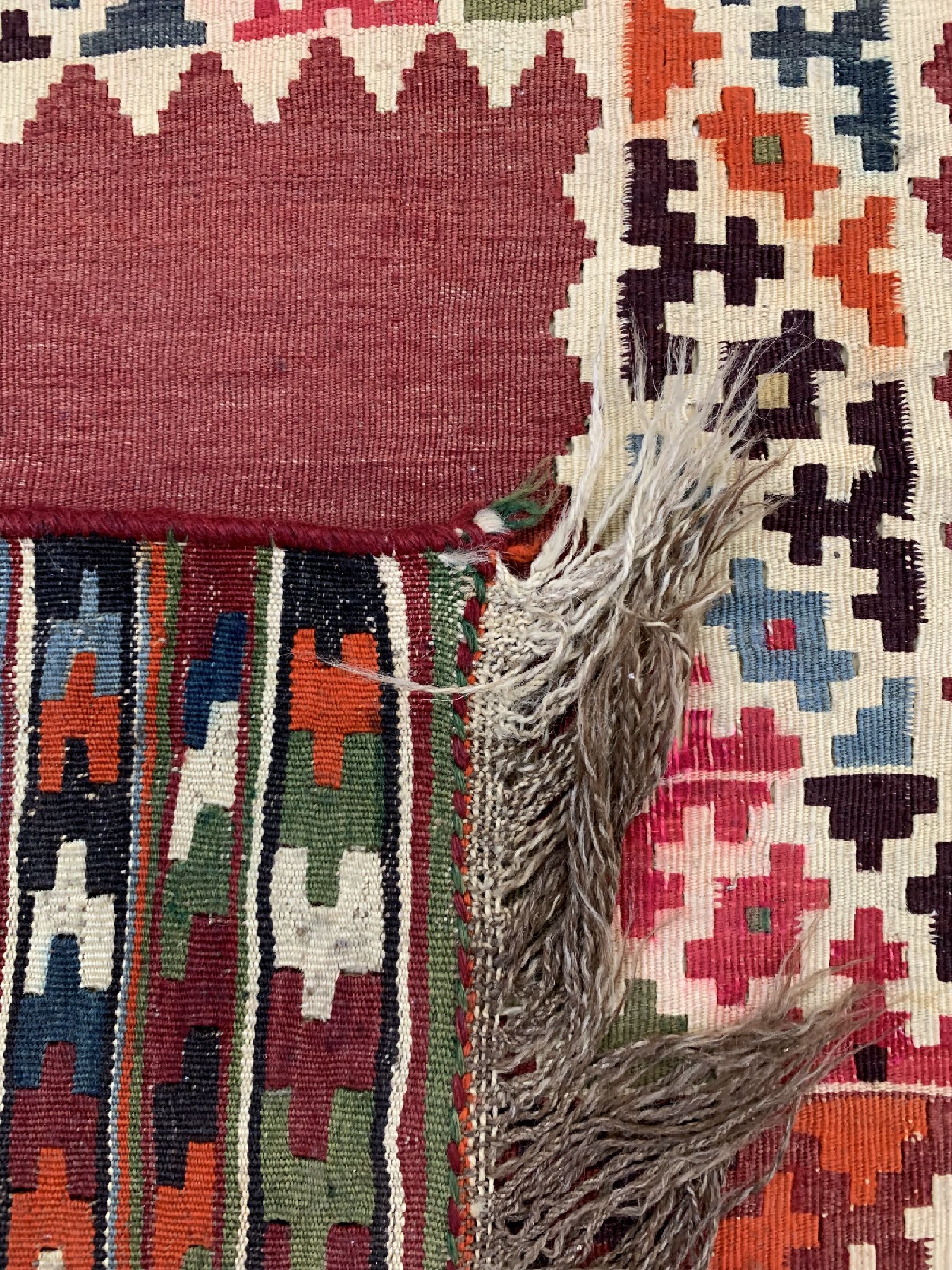Detail e: Ghaschgai Kelim, Persien, um 1920, Wolle auf Wolle, ca. 260 x 165 cm, EHZ: 2-3