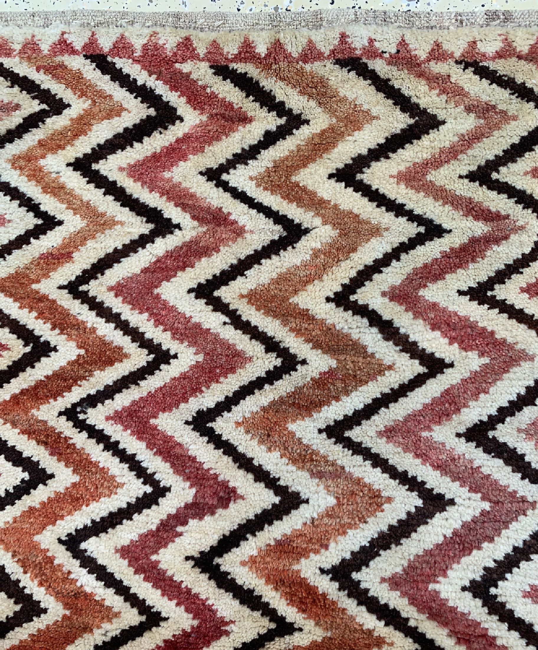 Detail c: Gabbeh alt, Persien, ca. 50 Jahre, Wolle auf Wolle, ca. 140 x 90 cm, EHZ: 2(kleines Loch).