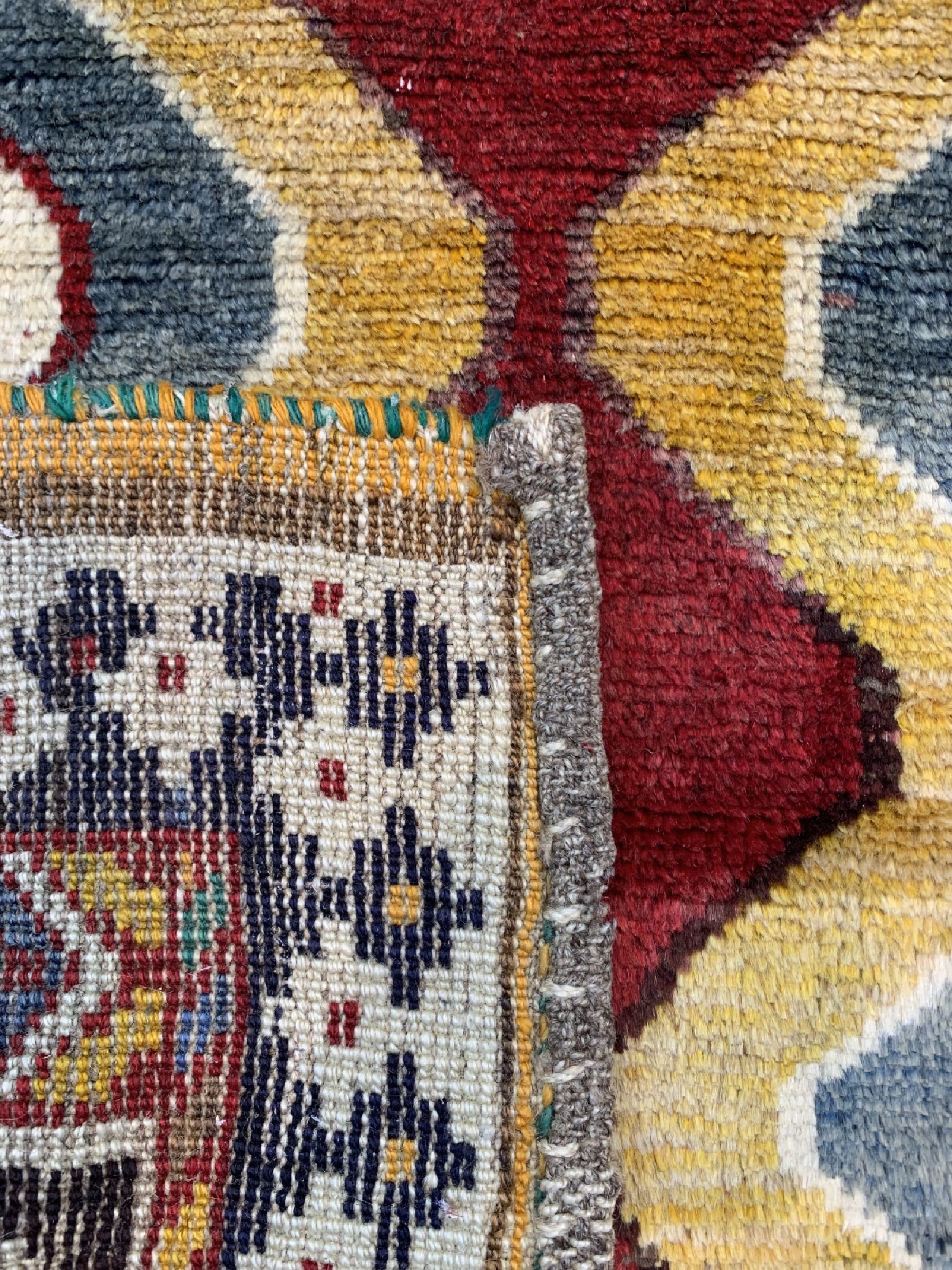 Detail d: Gabbeh alt, Persien, um 1960, Wolle auf Wolle, ca. 190 x 105 cm, EHZ: 2