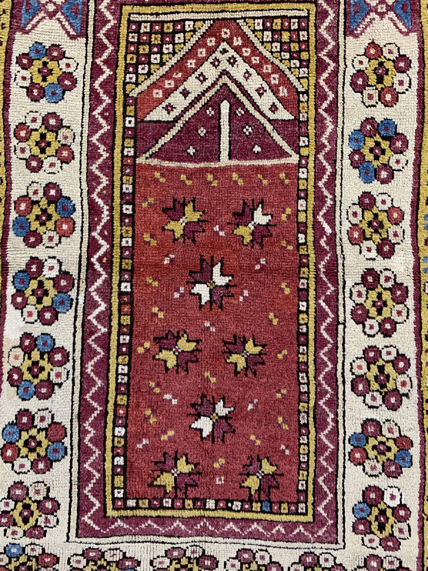 Detail b: Antiker Melas, Türkei, um 1900, Wolle auf Wolle, ca. 155 x 100 cm, EHZ: 2