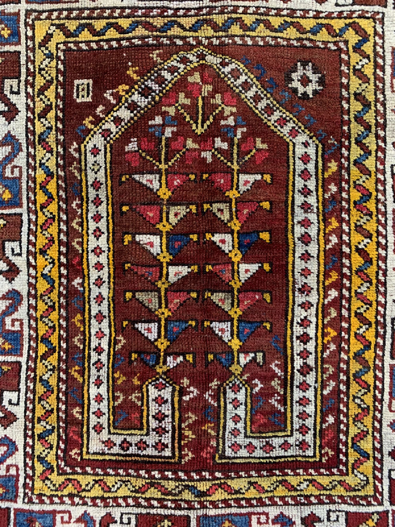 Detail b: Antiker Bergama, Türkei, 19.Jhd, Wolle auf Wolle, ca. 117 x 102 cm, EHZ: 3