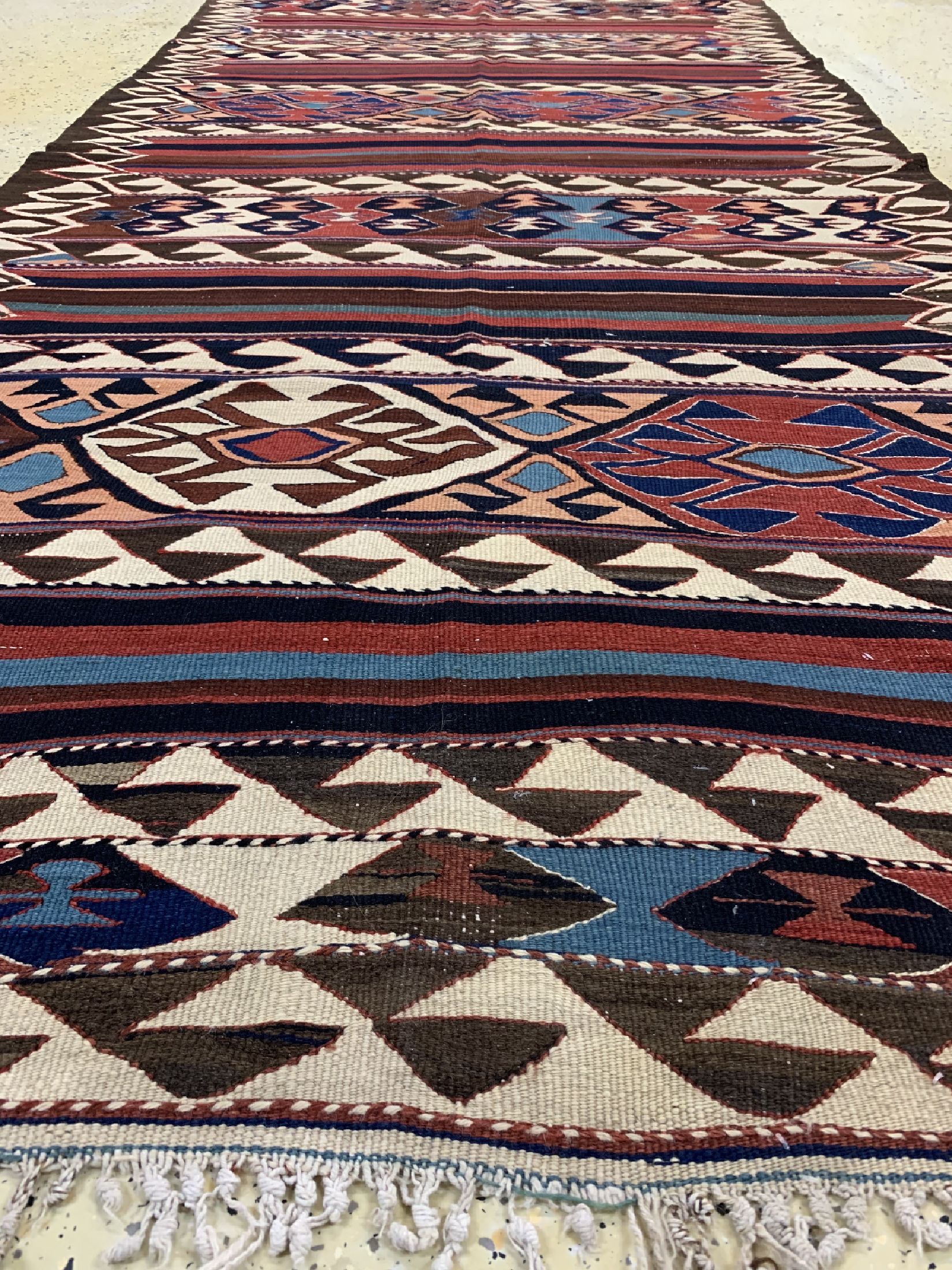 Detail d: Kordi Kelim, Persien, um 1940, Wolle auf Baumwolle, ca. 280 x 137 cm, EHZ: 2