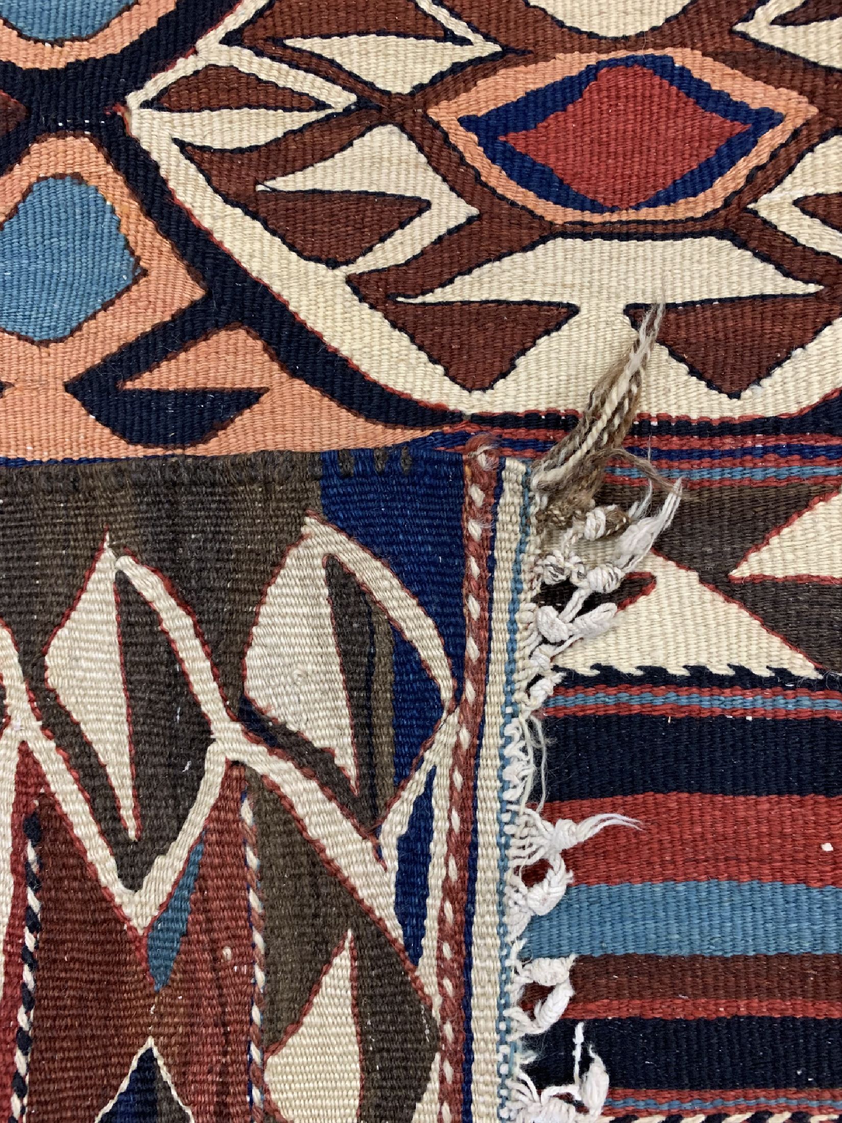 Detail e: Kordi Kelim, Persien, um 1940, Wolle auf Baumwolle, ca. 280 x 137 cm, EHZ: 2
