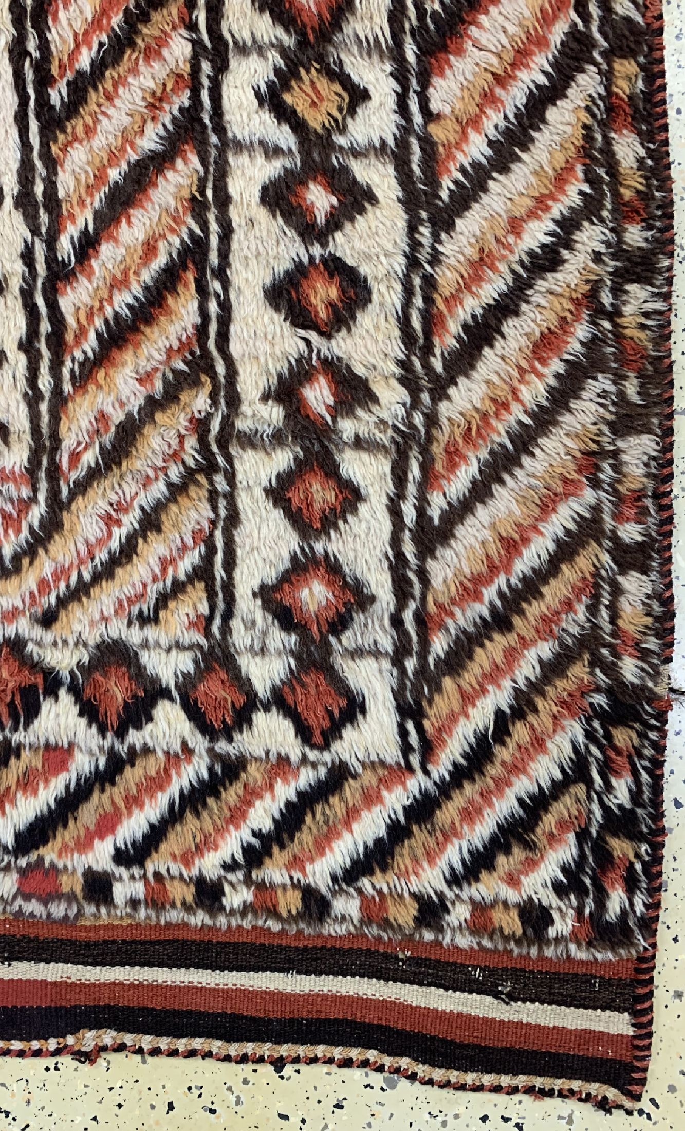 Detail a: Hirtenteppich, Türkei, um 1920/1930, Wolle auf Wolle, ca. 196 x 160 cm, EHZ: 3(kleine Löcher).