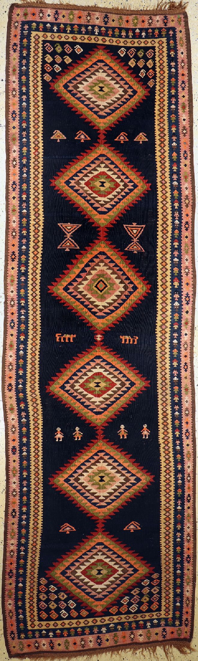 Kordi Kelim alt, Persien, um 120/1930, Wolle auf Wolle, ca. 400 x 120 cm, EHZ: 2