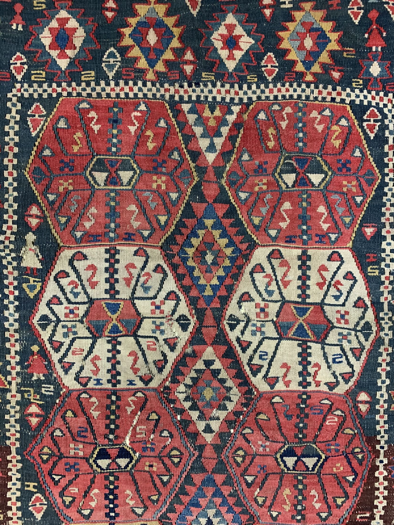 Detail b: Antiker Konya Kelim, Türkei, 19.Jhd, Wolle auf Wolle, ca. 260 x 120 cm, EHZ: 3-4
