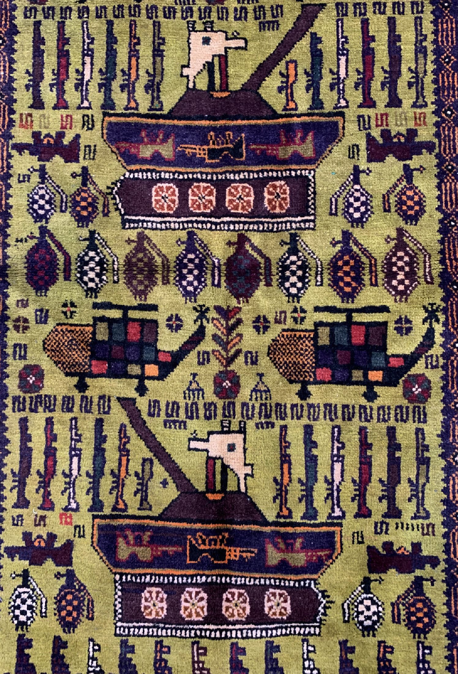 Detail e: Paar Zakini"Kriegsteppich", Afghanistan, um1960, Wolle auf Wolle, ca. 205 x 111 cm, Mottenfraß, EHZ: 2