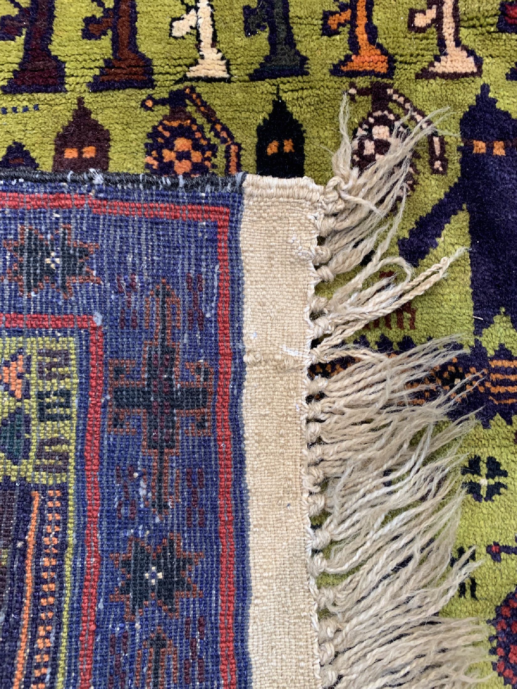 Detail f: Paar Zakini"Kriegsteppich", Afghanistan, um1960, Wolle auf Wolle, ca. 205 x 111 cm, Mottenfraß, EHZ: 2