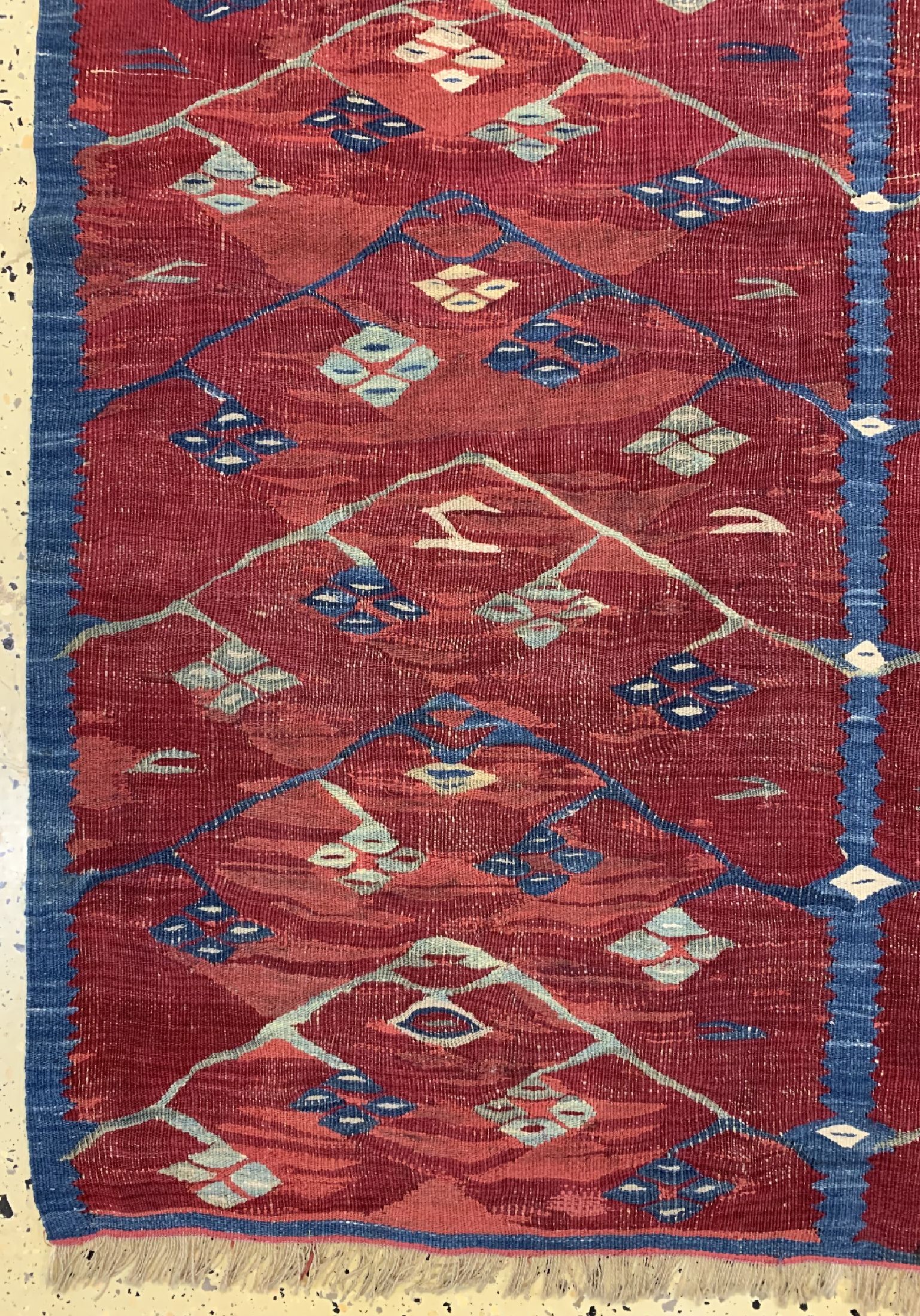 Detail b: Sarkoy Kelim antik, Türkei, 19.Jhd, Wolle auf Wolle, ca. 148 x 120 cm, EHZ: 2(Alte restaurierungen).