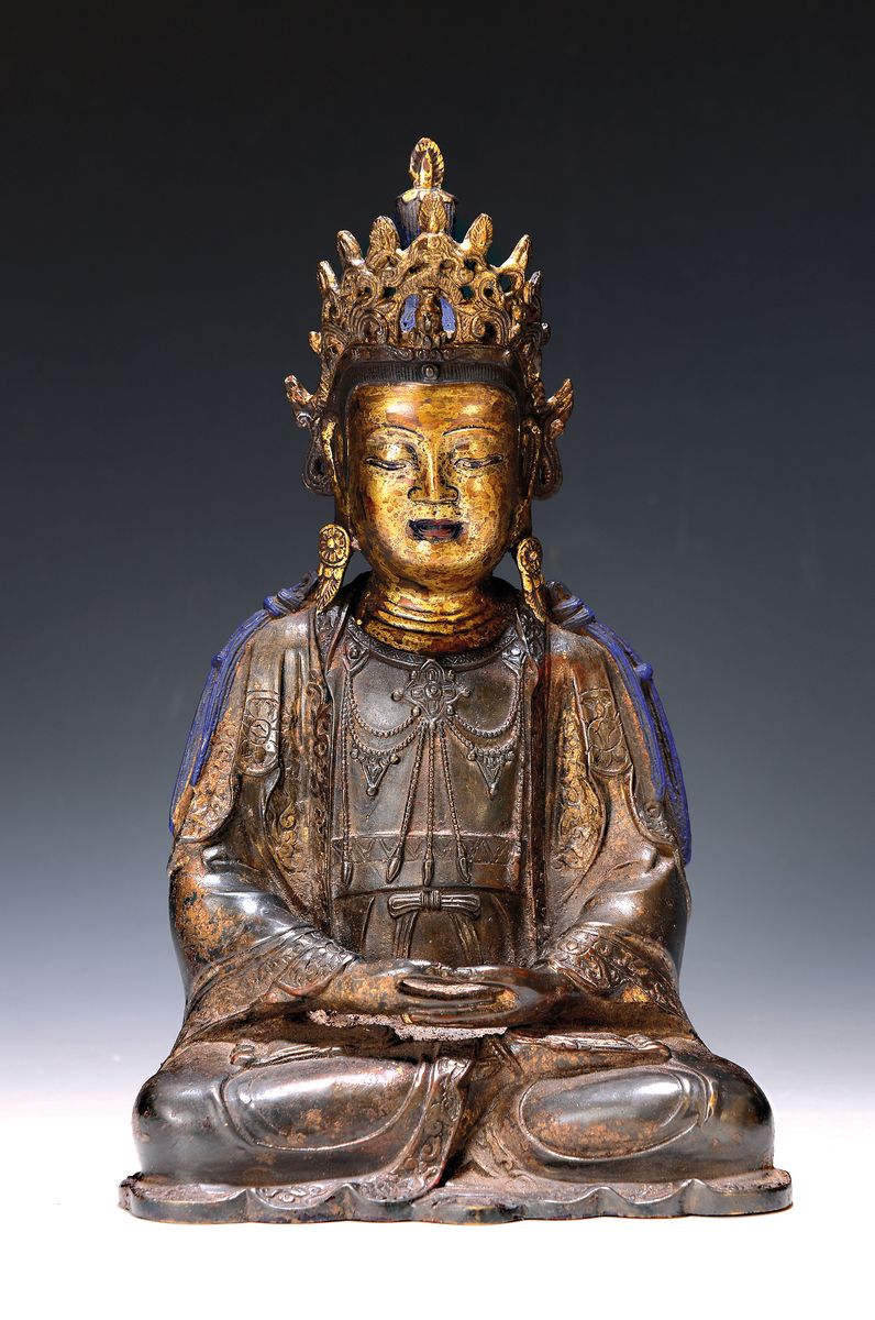 Guanyin, China, Bronze, um 1900, nach Ming- Vorbild, sitzende Meditationshaltung, Krone u.aufwendige Frisur, Reste von Vergoldung, teilweise bemalt, ...