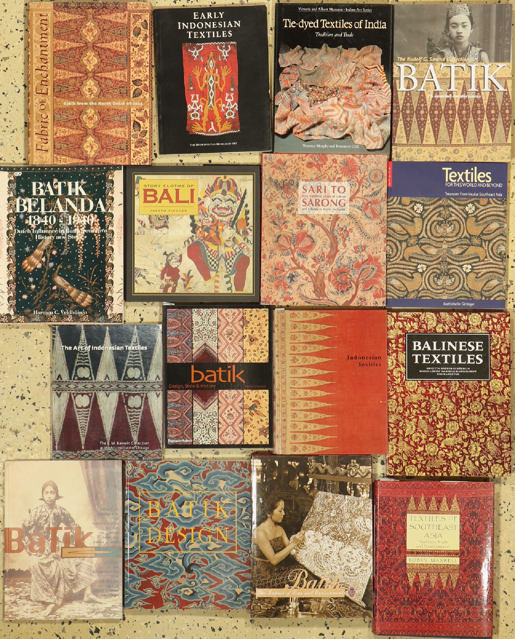 16 Lots Fachliteratur Indonesische Textilien.