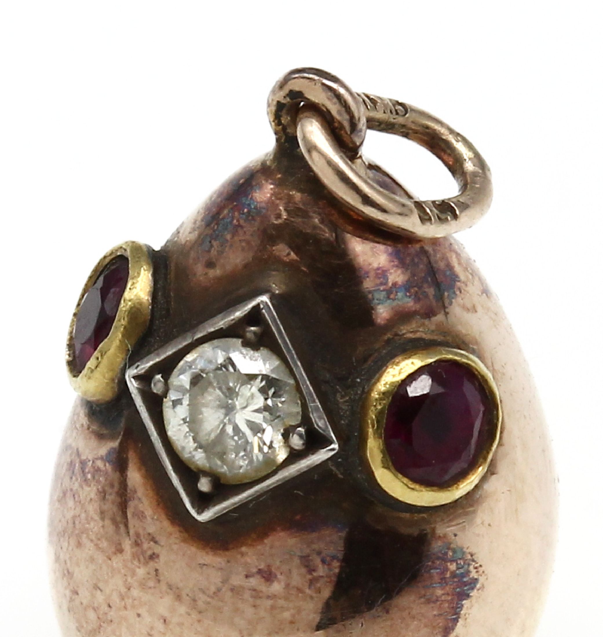 Detail b: 14 kt Gold Anhänger, Rußland wohl Faberge um 1910, GG 585/000/56 Zolotniki, eiförmig in Form eines Küken, Augen mit 2 Rubinen zus. ca.0.10 ct, ...