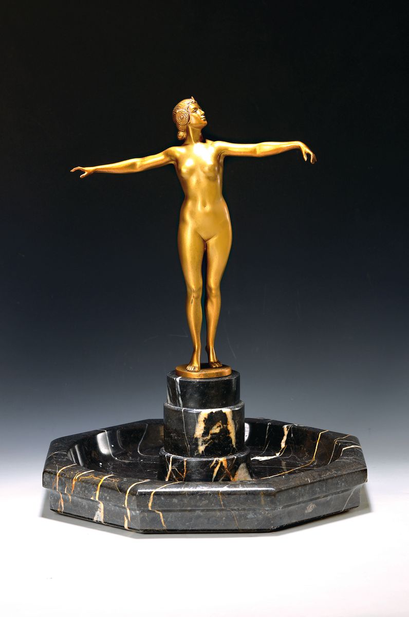 Otto Schmidt-Hofer, 1873-1925 Berlin, Tänzerin, Bronzefigur eines tanzenden weiblichen Aktes, signiert, Höhe ca. 31cm, massiver Marmorsockel mit ...