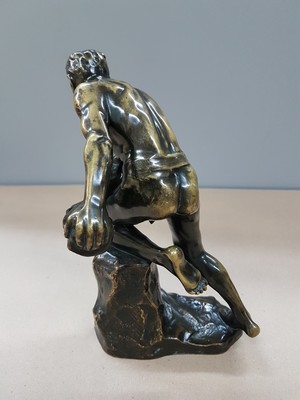 26712064c - Bronze sculpture by Ferdinand Lügerth, 1885 - 1915 Vienna, worker with stone block, signed, height approx. 20cm