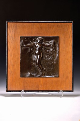 Image 26712087 - Bronze relief by J.T. Novak, dated Pariz 1906, dancing woman with veil, signed and dated lower right, approx. 25x23cm, mounted on wooden frame approx. 43x41cm