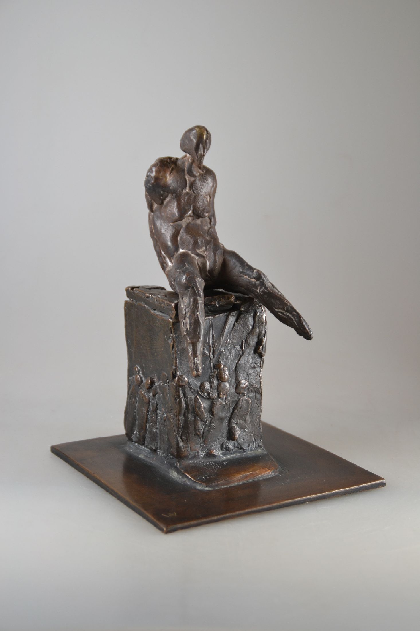 Arnold Wühl, geb. 1946 Speyer, Bronzeplastik, Entwurf zum "Weiberbratenbrunnen" in Berghausen bei Speyer, um 1993, auf Plinthe ...