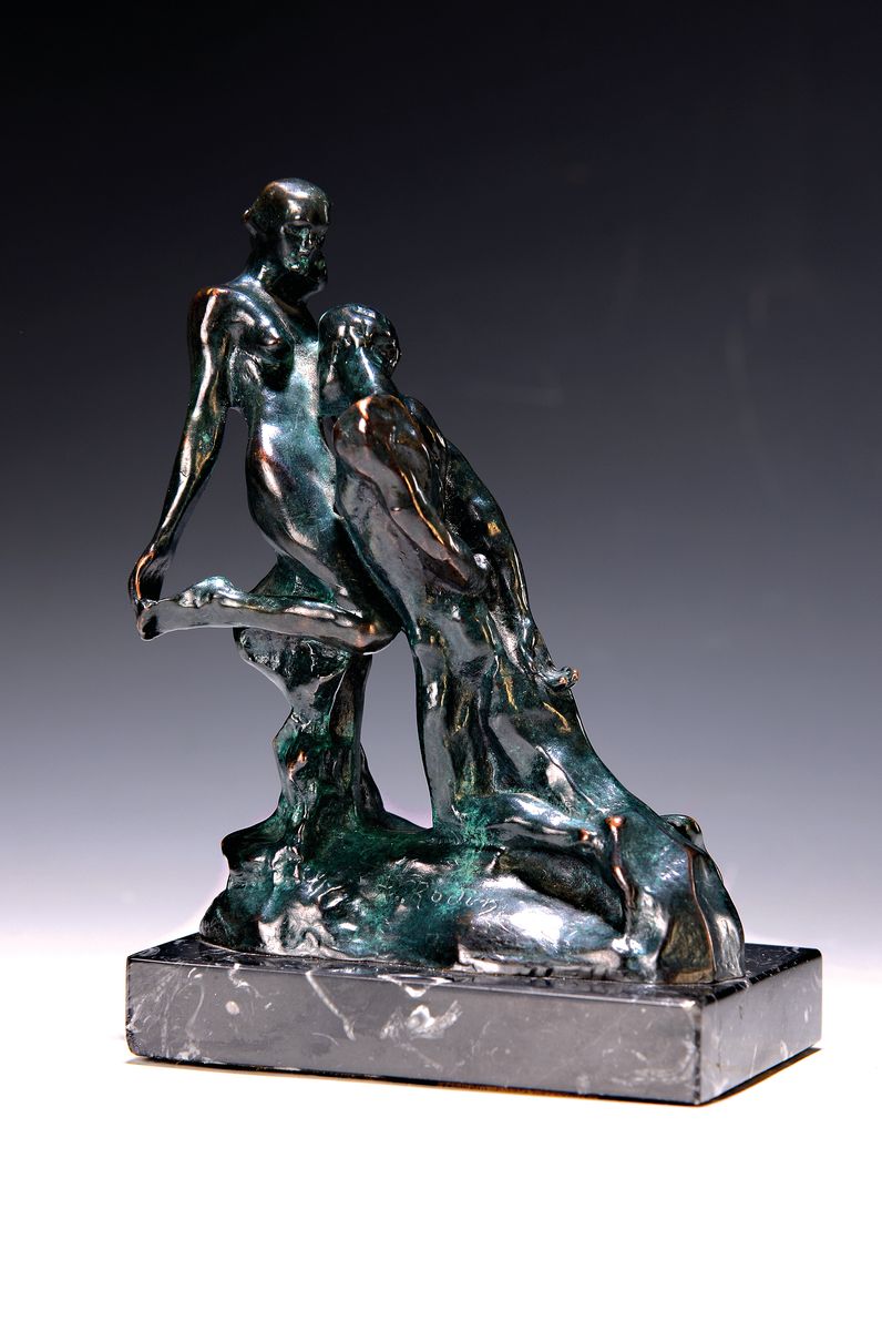 Nach Auguste Rodin (1840-1917), Bronzeplastik, "Ewiges Idol" Entwurf 1898), Ed. 23/999, aus schwarzem Marmorsockel, H. 18 cm
