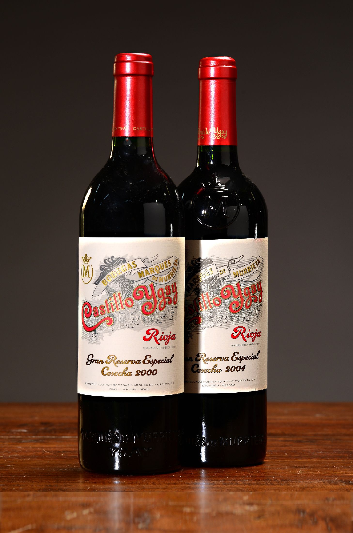 2 Flaschen 2000 und 2004 Castillo Ygay, Rioja, je ca. 750ml, 13,5% Vol., Into Neck, nicht verkostet