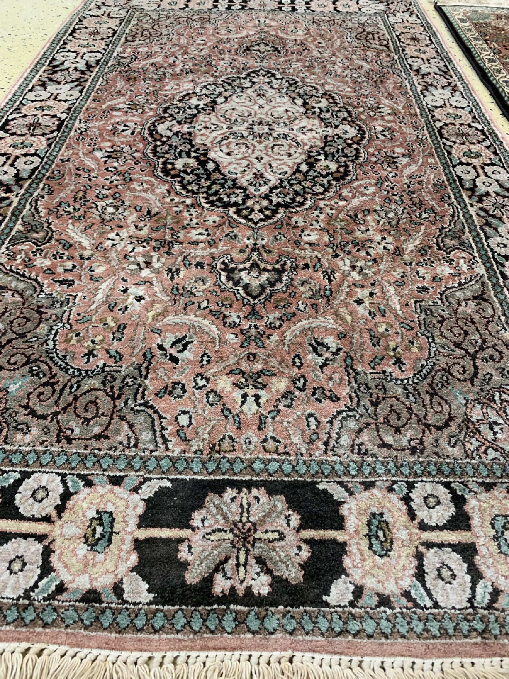 Detail e: 5 Lots Kaschmir, Pakistan, ca. 40 Jahre, merzerisierte Baumwolle, ca. 155 x 95 cm, EHZ:2