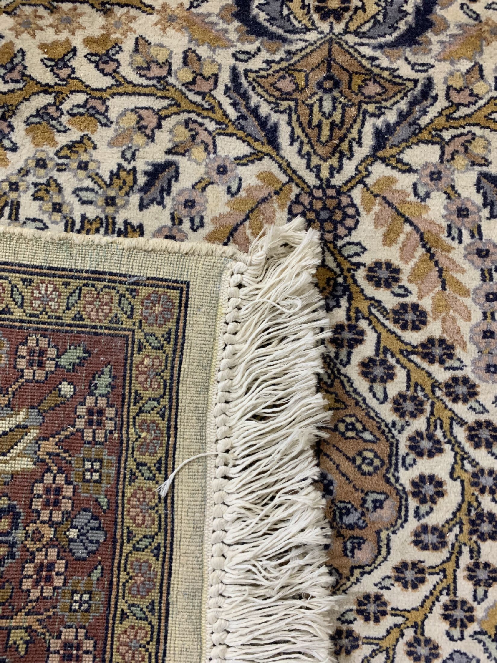 Detail f: 4 Lots Lahor fein, Pakistan, ca. 40 Jahre, Korkwolle auf Baumwolle, ca. 225 x 140 cm, EHZ: 2-3