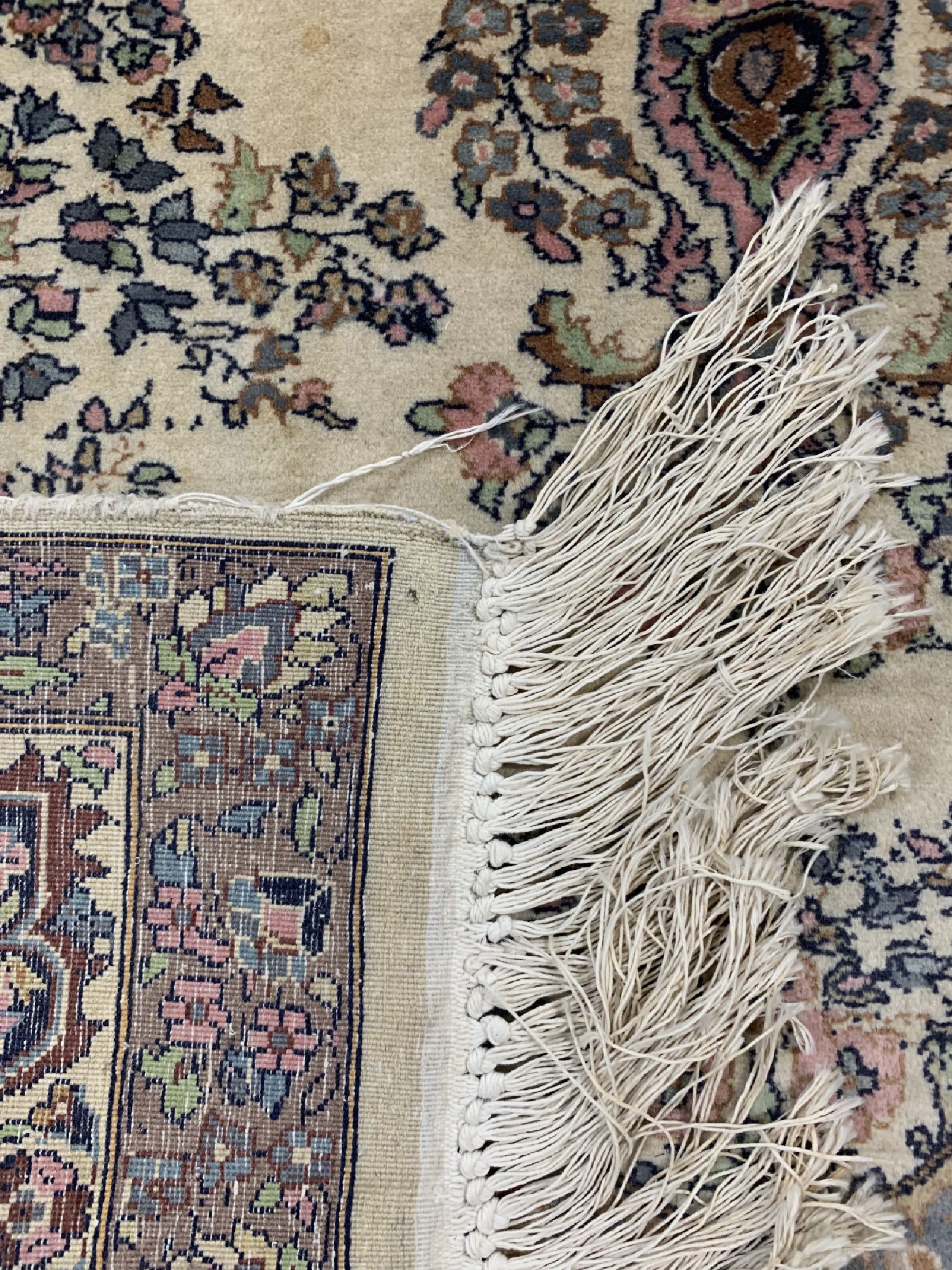 Detail l: 4 Lots Lahor fein, Pakistan, ca. 40 Jahre, Korkwolle auf Baumwolle, ca. 225 x 140 cm, EHZ: 2-3