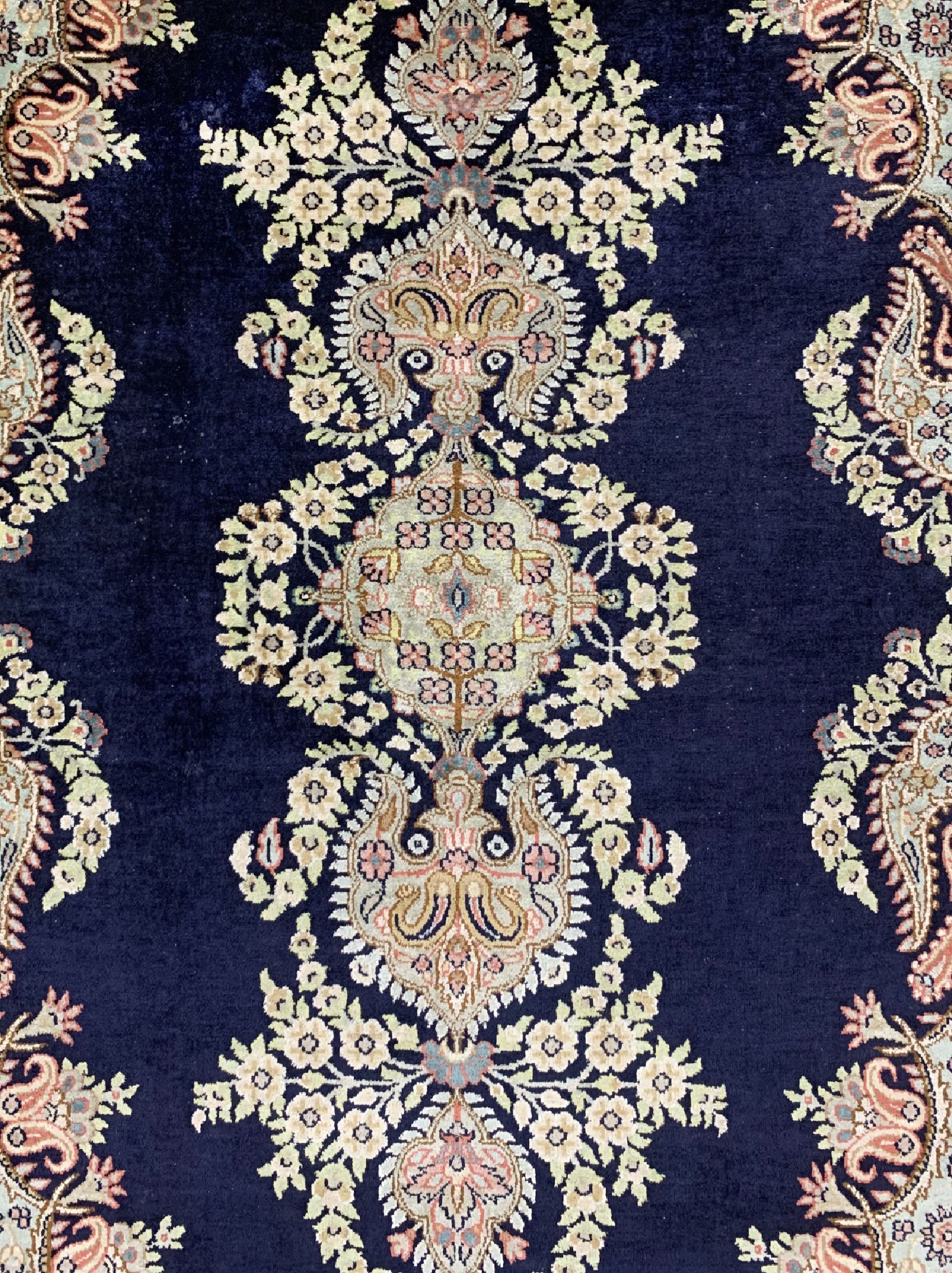 Detail c: Kaschmir, Pakistan, ca. 30 Jahre, merzerisierte Baumwolle, ca. 182 x 127 cm, EHZ: 2