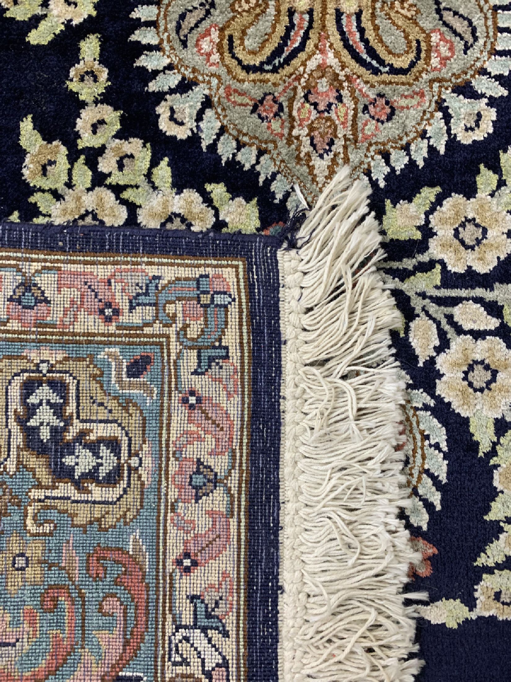 Detail e: Kaschmir, Pakistan, ca. 30 Jahre, merzerisierte Baumwolle, ca. 182 x 127 cm, EHZ: 2