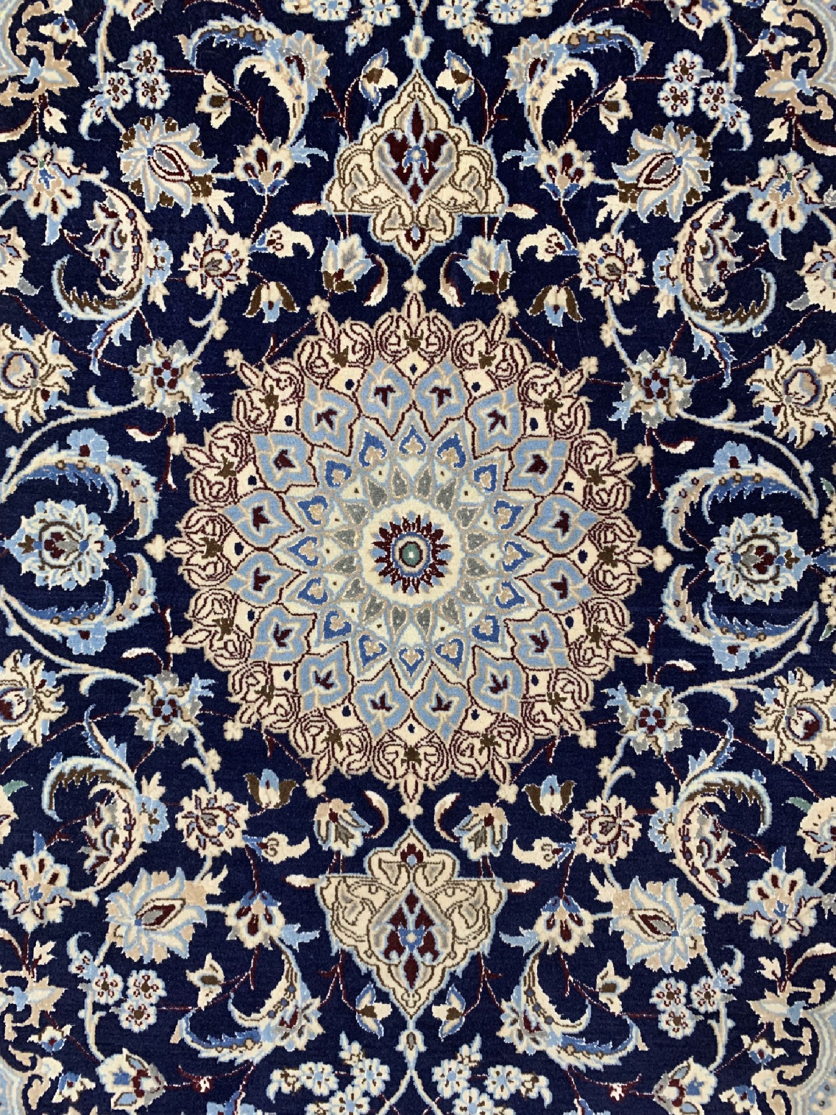 Detail c: Nain fein(9 La), Persien, ca. 40 Jahre, Korkwolle mit Seide, ca. 197 x 128 cm, EHZ: 2