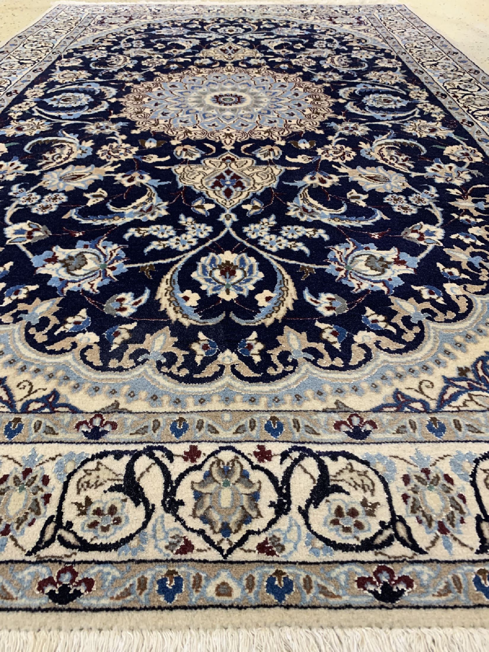 Detail d: Nain fein(9 La), Persien, ca. 40 Jahre, Korkwolle mit Seide, ca. 197 x 128 cm, EHZ: 2