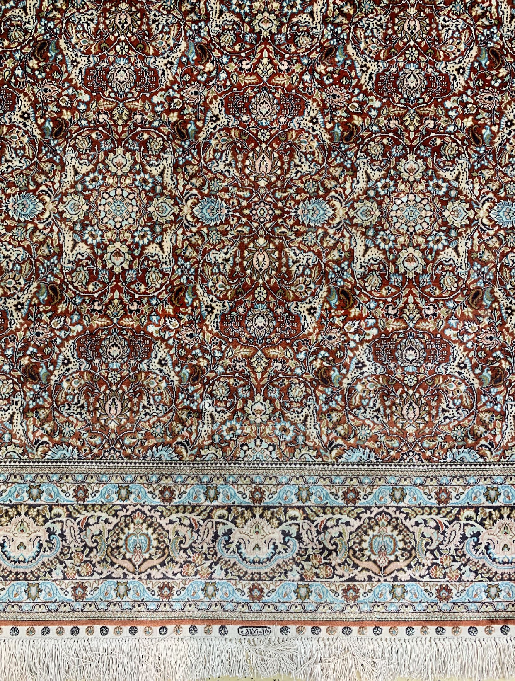 Detail b: Hereke Seide fein, China, ca. 40 Jahre, reine Naturseide, ca. 182 x 127 cm, ca. 1,0 Mio. Kn/qm, EHZ: 1-2