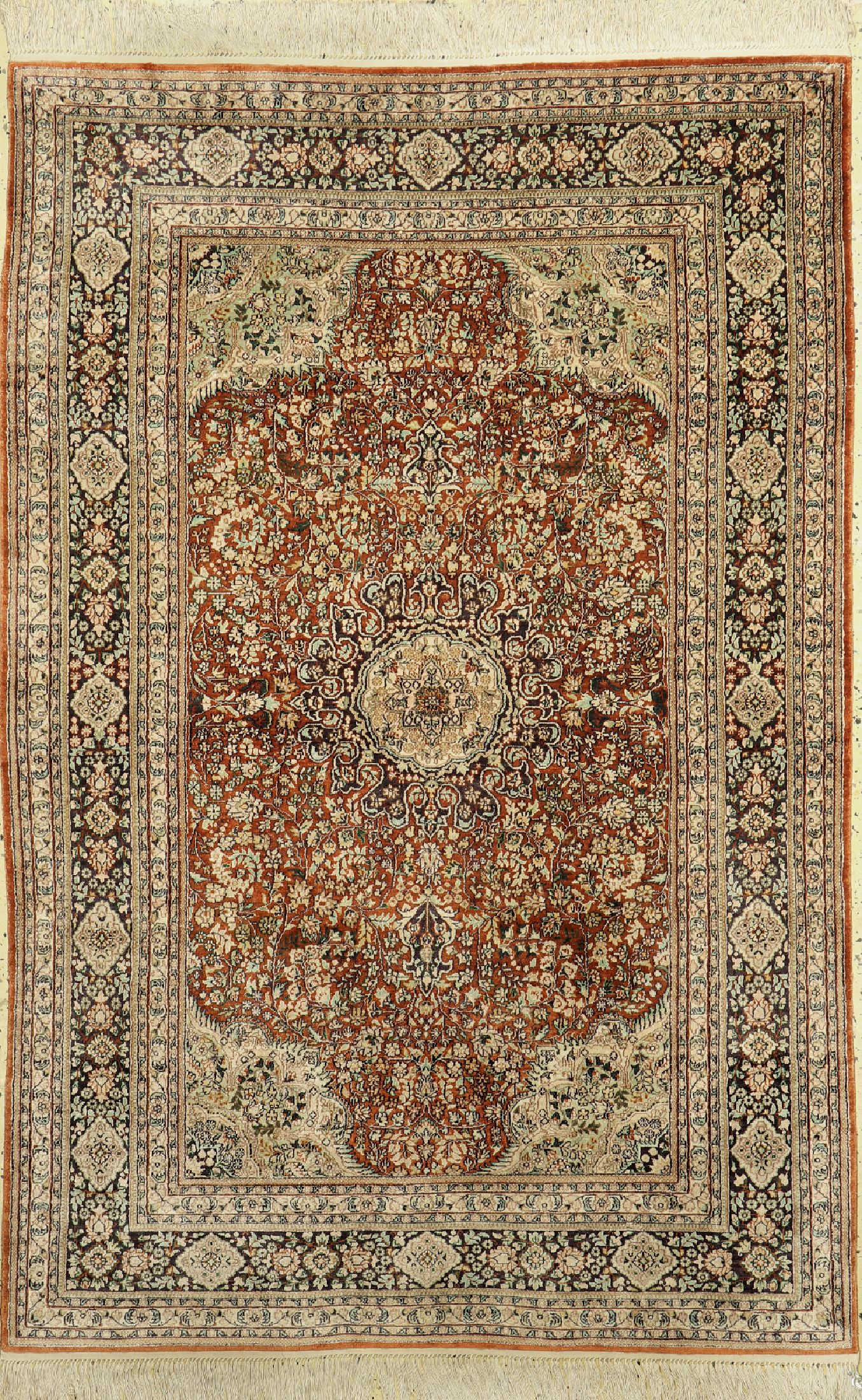 Hereke Seide fein, China, ca. 40 Jahre, reine Naturseide, ca. 182 x 125 cm, ca. 1,0 Mio. Kn/qm, EHZ: 1-2