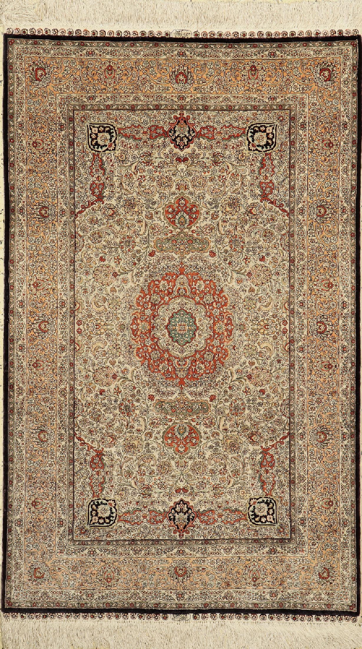 Hereke Seide fein, China, ca. 40 Jahre, reine Naturseide, ca. 155 x 95 cm, ca. 1,0 Mio. Kn/qm, EHZ: 1-2