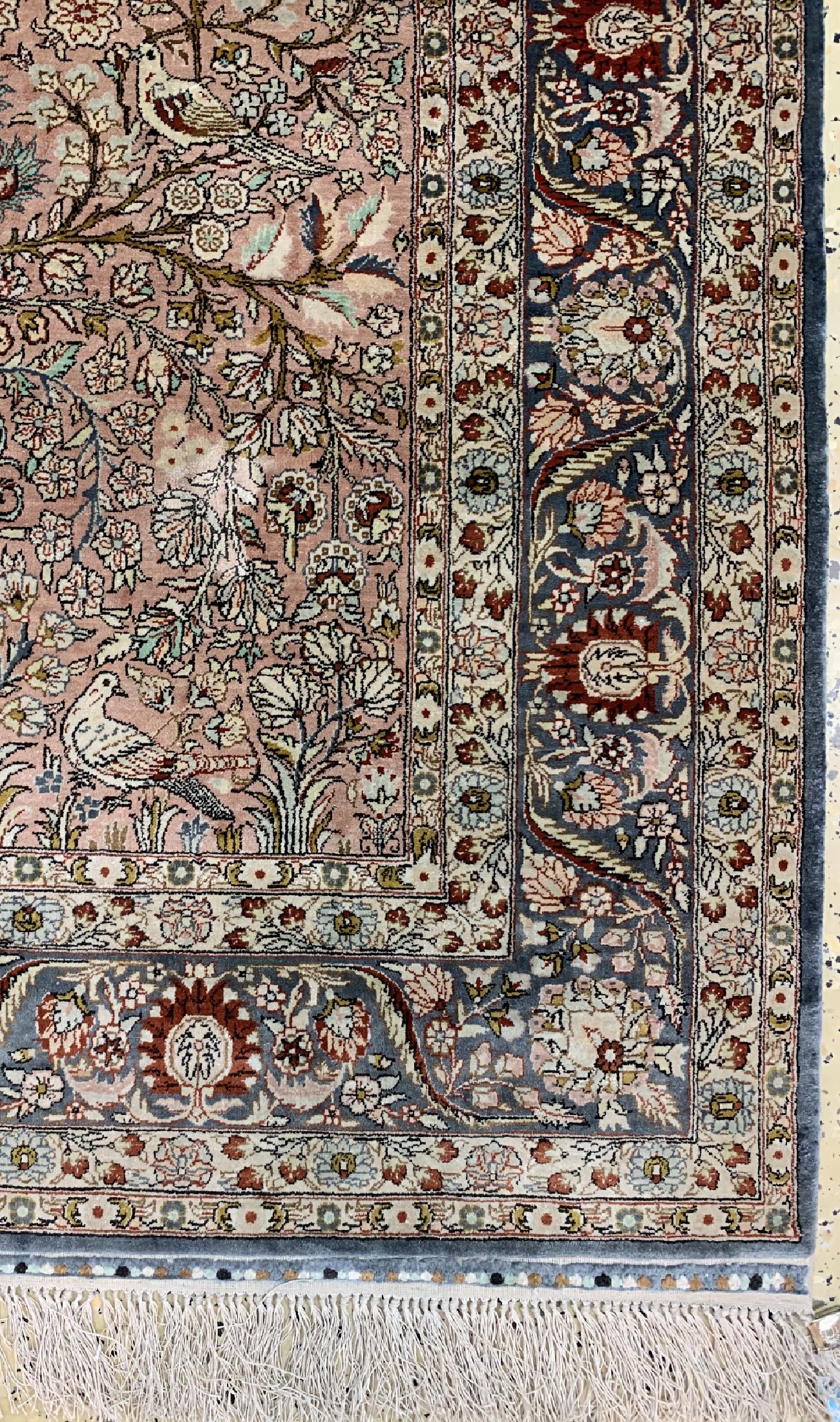 Detail a: Hereke Seide fein, China, ca. 40 Jahre, reine Naturseide, ca. 152 x 95 cm, ca. 1,0 Mio. Kn/qm, EHZ: 1-2