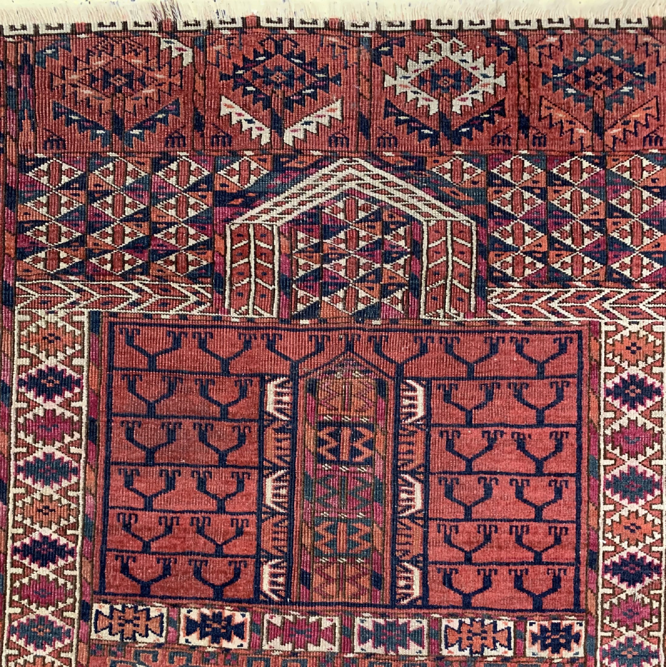 Detail c: Engsi antik, Turkmenistan, 19.Jhd, Wolle auf Wolle, ca. 135 x 120 cm, EHZ: 3