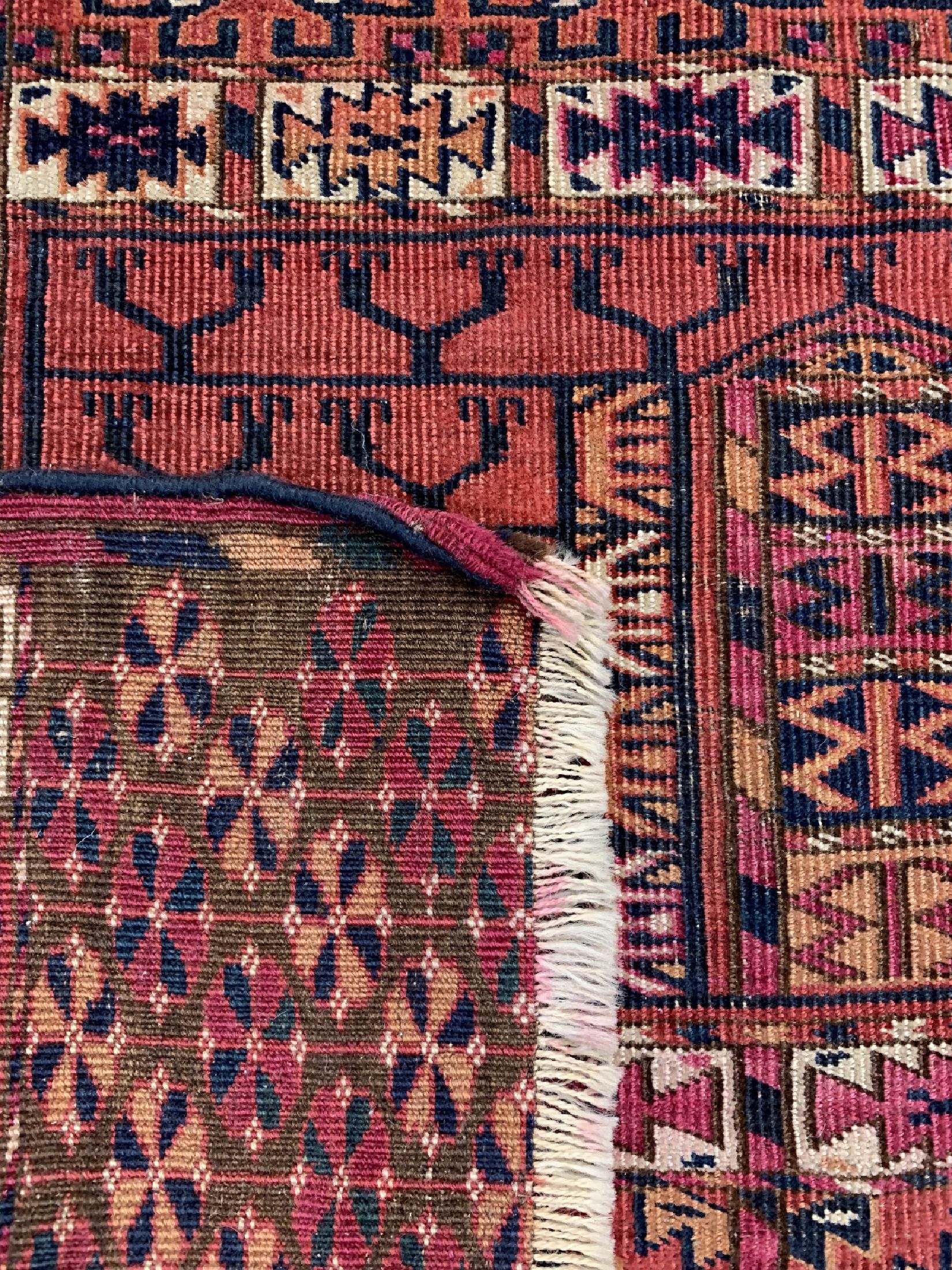 Detail e: Engsi antik, Turkmenistan, 19.Jhd, Wolle auf Wolle, ca. 135 x 120 cm, EHZ: 3
