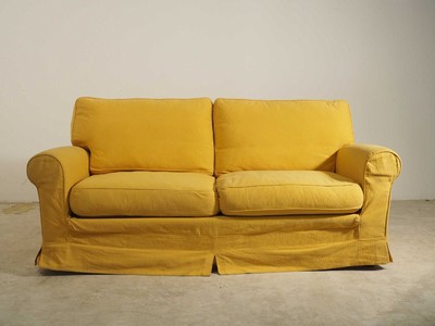 Image 26713862 - 2-seater sofa Moroso, yellow striped fabric covers, loose cushions, on plastic feet, covers/slipcover removable, significant signs of aging and use, approx. 85x180x96 cm
