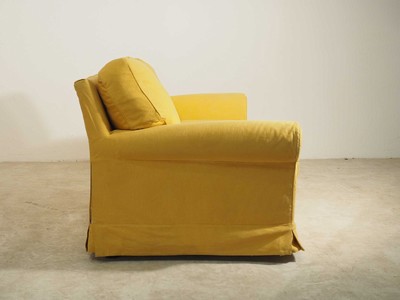 26713862a - 2-seater sofa Moroso, yellow striped fabric covers, loose cushions, on plastic feet, covers/slipcover removable, significant signs of aging and use, approx. 85x180x96 cm