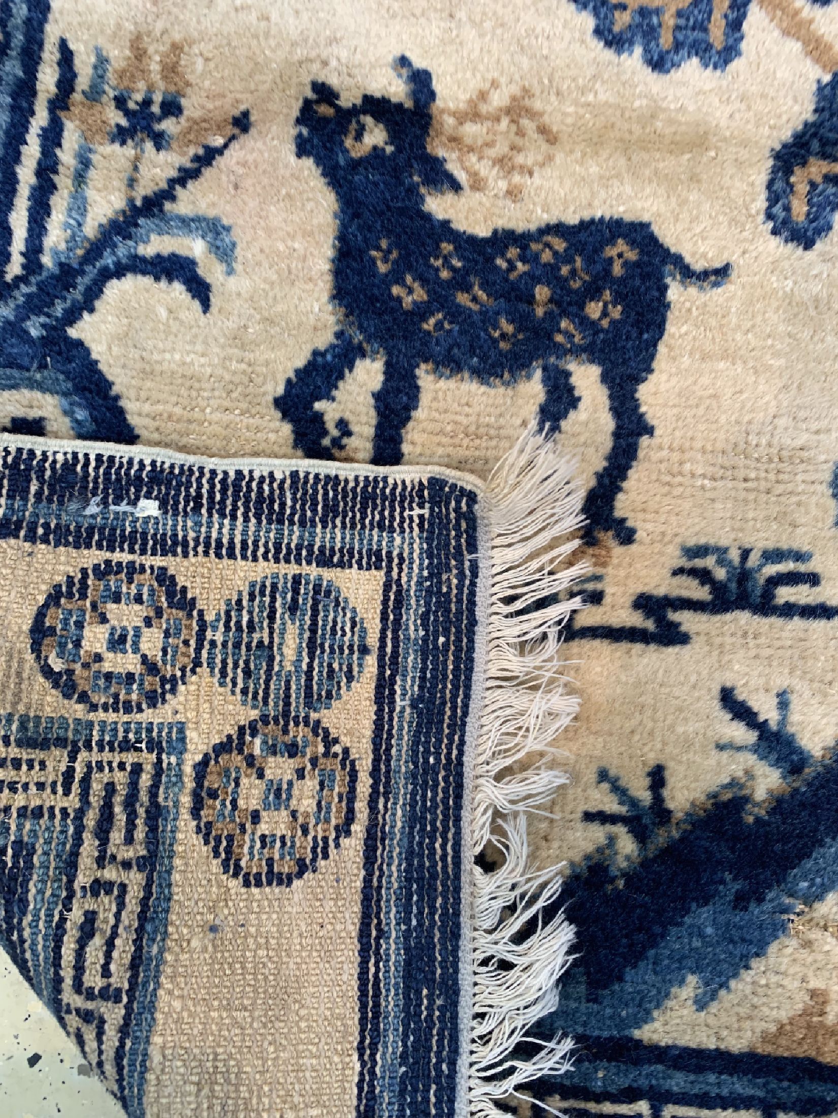 Detail f: 2 Lots antiker Pao Tow, China, um 1900, Wolle auf Baumwolle, ca. 133 x 66 cm, Mottenfraß, EHZ: 2(gereinigt).
