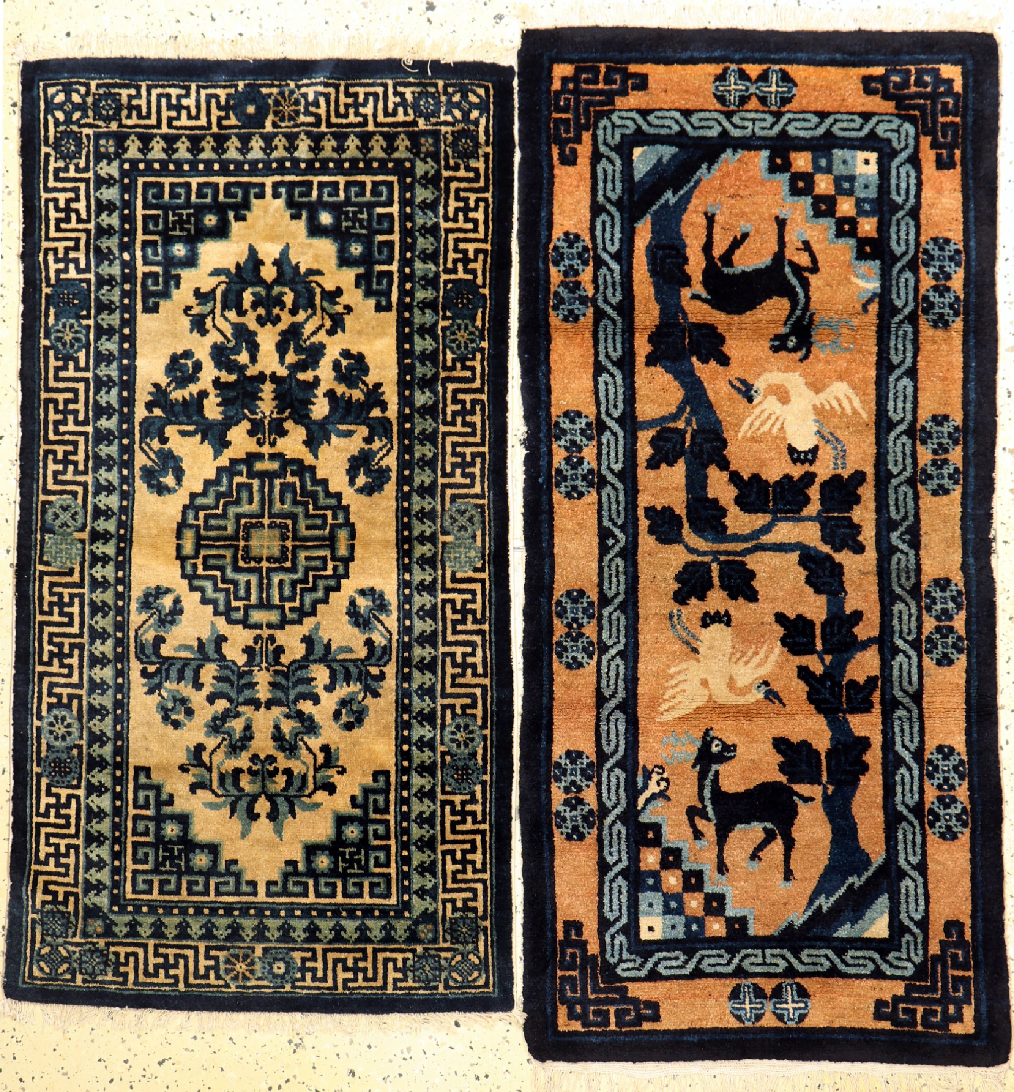 2 Lots antiker Pao Tow, China, um 1900, Wolle auf Baumwolle, ca. 141 x 67 cm, Mottenfraß, gereinigt, EHZ: 2