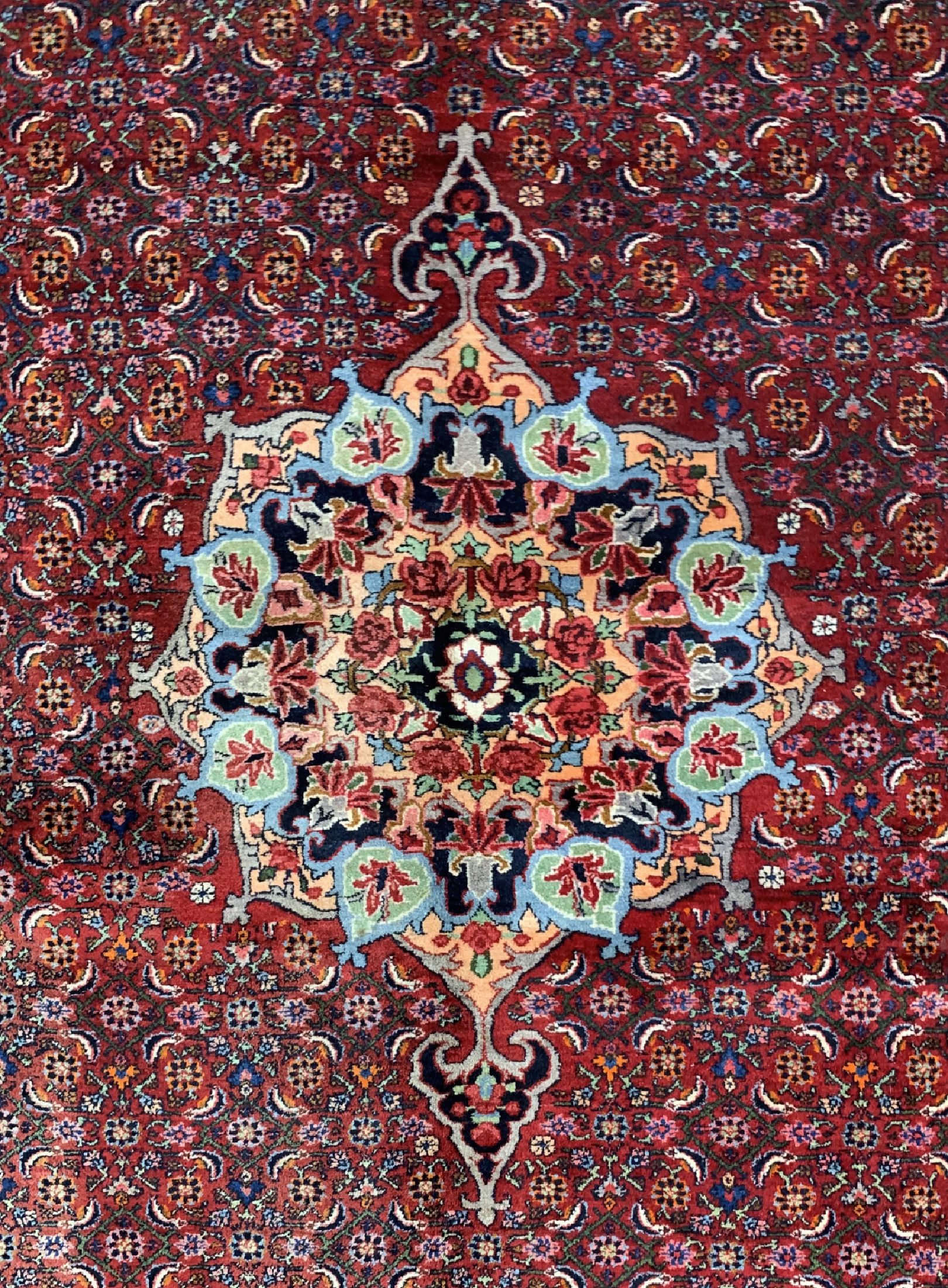 Detail c: Bidjar alt, Persien, um 1960, Wolle auf Baumwolle, ca. 433 x 324 cm, verblasst, EHZ: 2