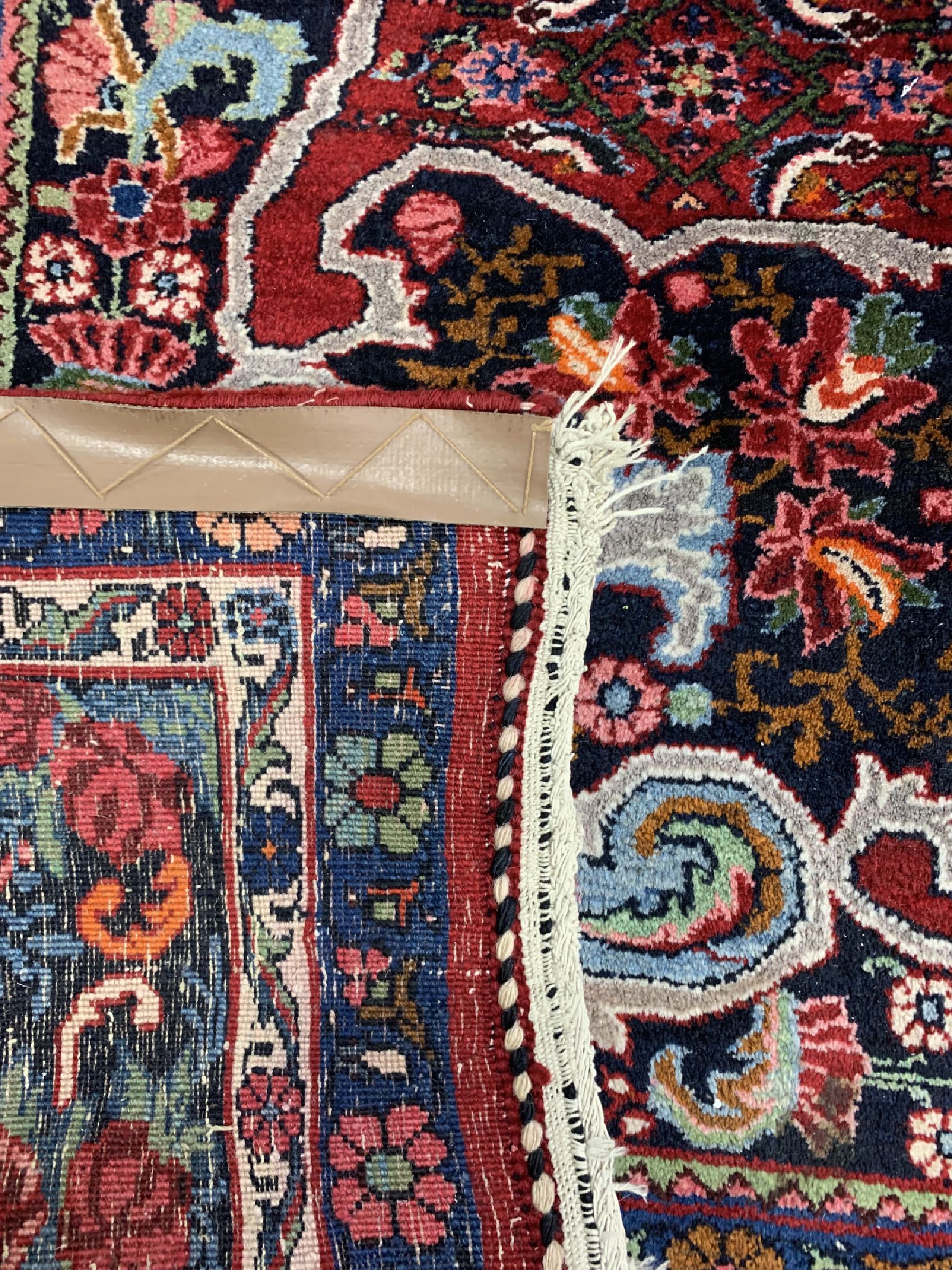 Detail e: Bidjar alt, Persien, um 1960, Wolle auf Baumwolle, ca. 433 x 324 cm, verblasst, EHZ: 2
