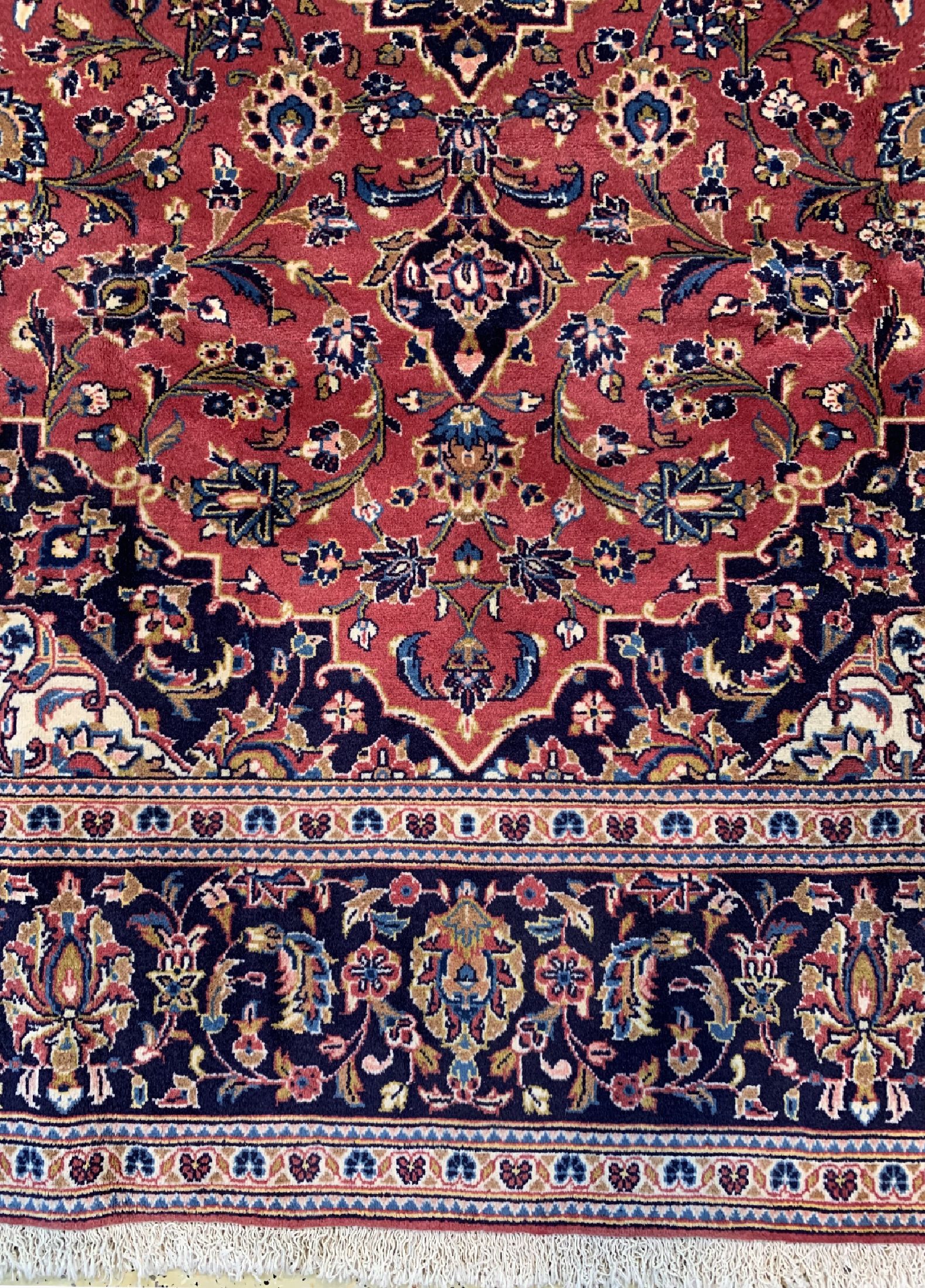 Detail b: Keschan, Persien, ca. 50 Jahre, Wolle auf Baumwolle, ca. 305 x 205 cm, gereinigt, EHZ: 1-2